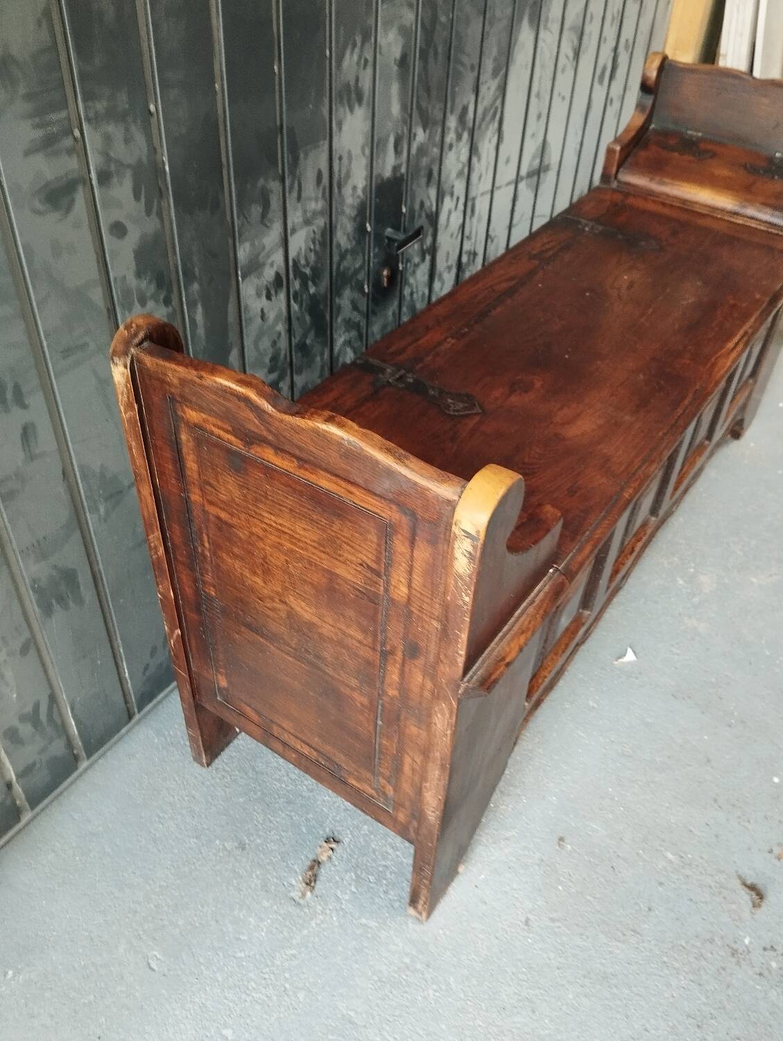 Wooden bench, chestnut chest