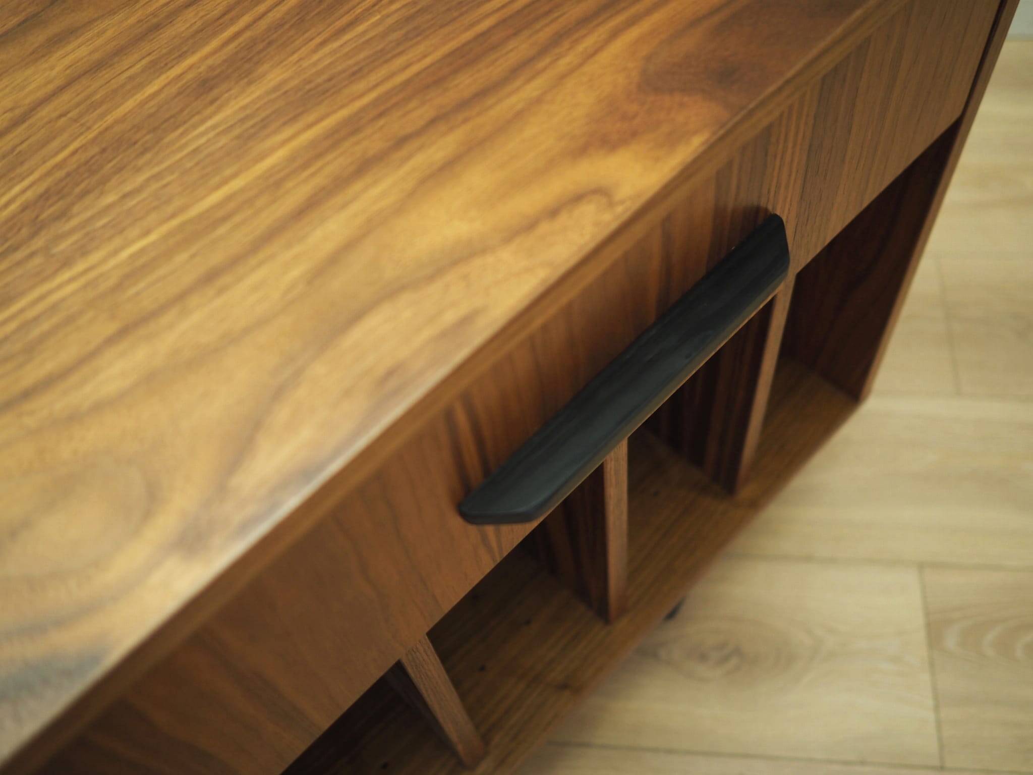 Enfilade en noyer, design scandinave