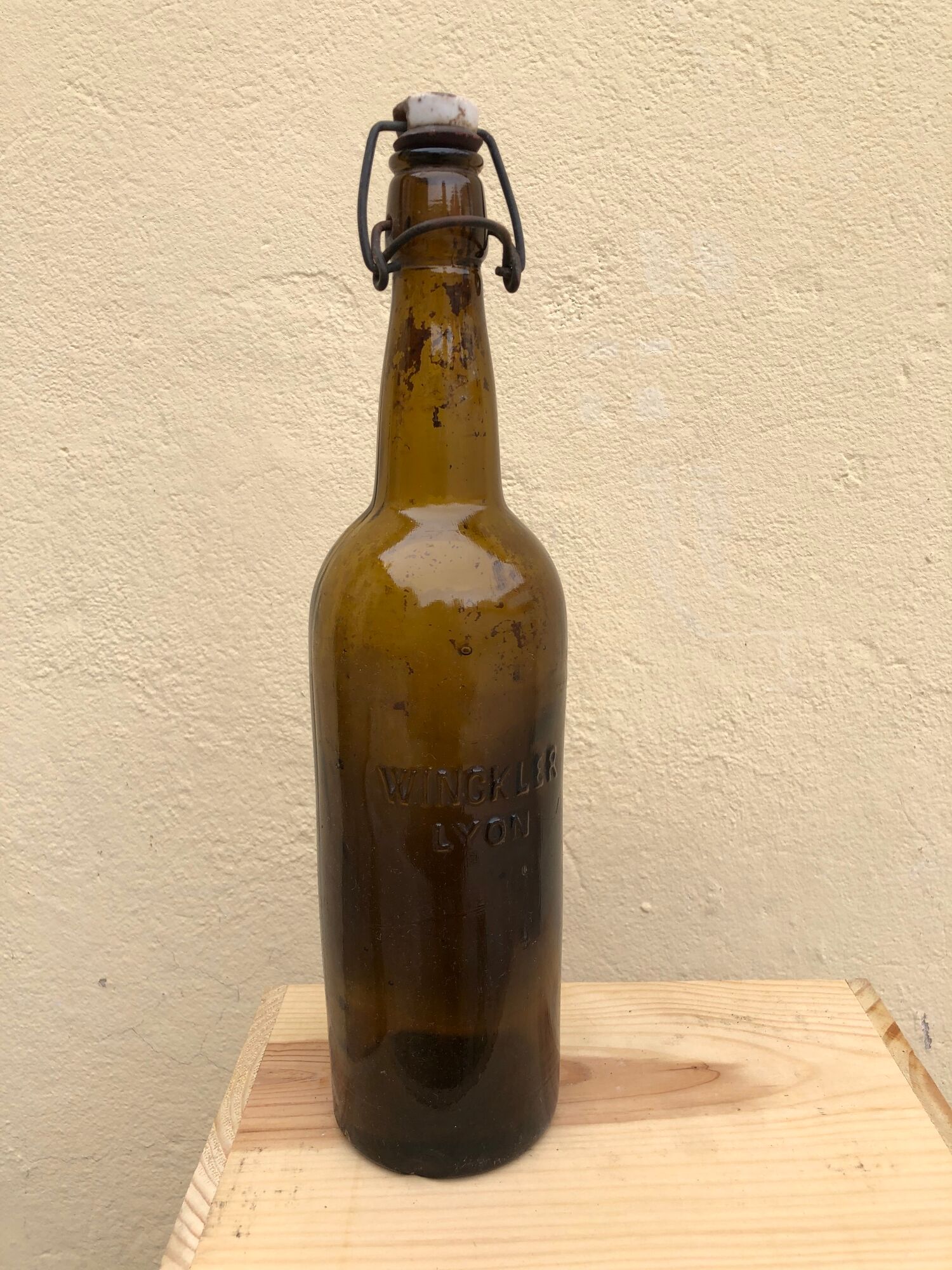 Lot 4 bottles old beers and lemonades blown glass and bistro porcelain