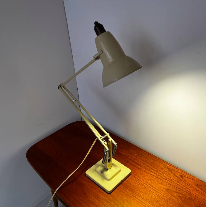Anglepoise 1227 cream articulated collector's lamp Herbert Terry