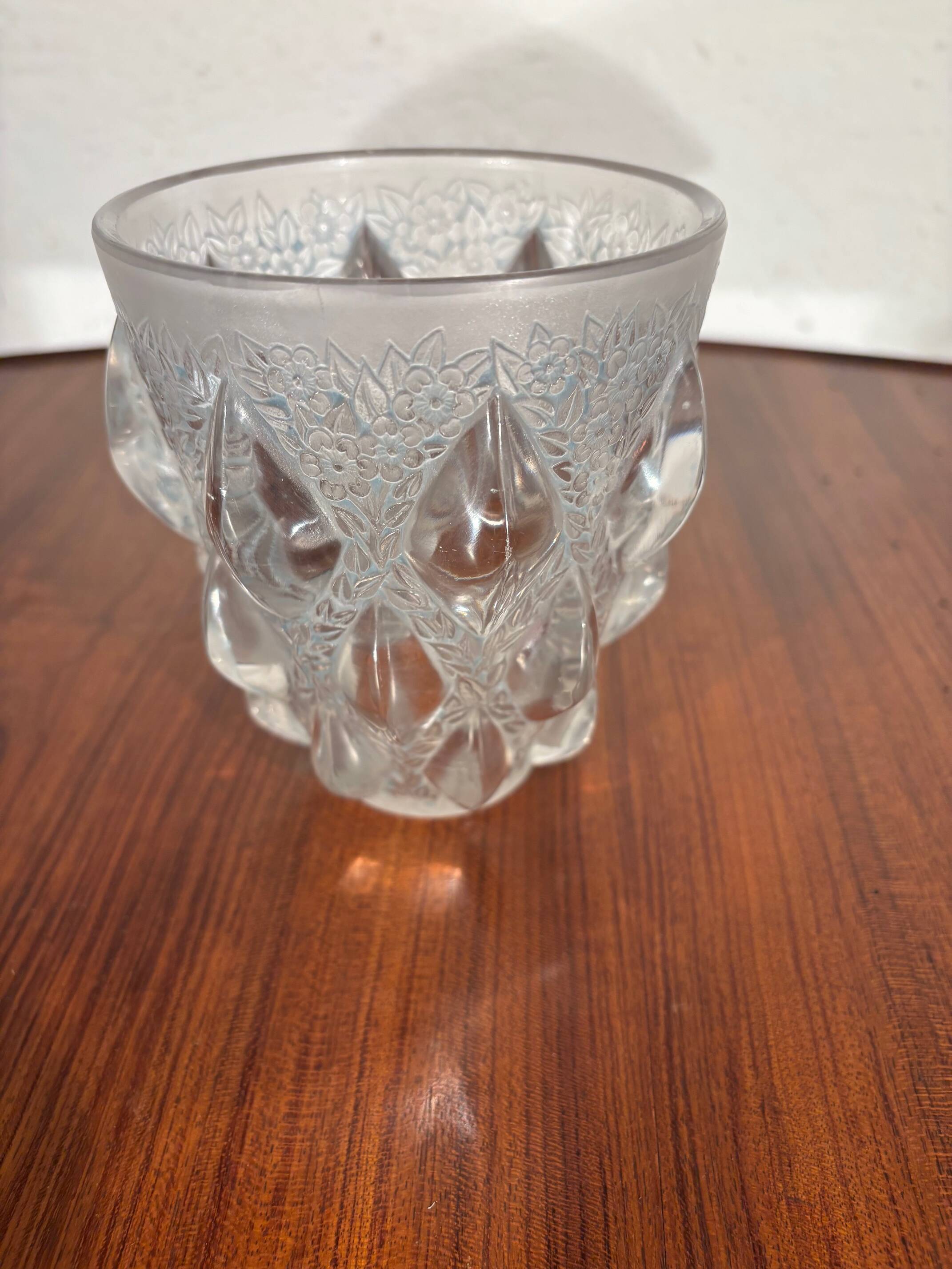 R-Lalique vase