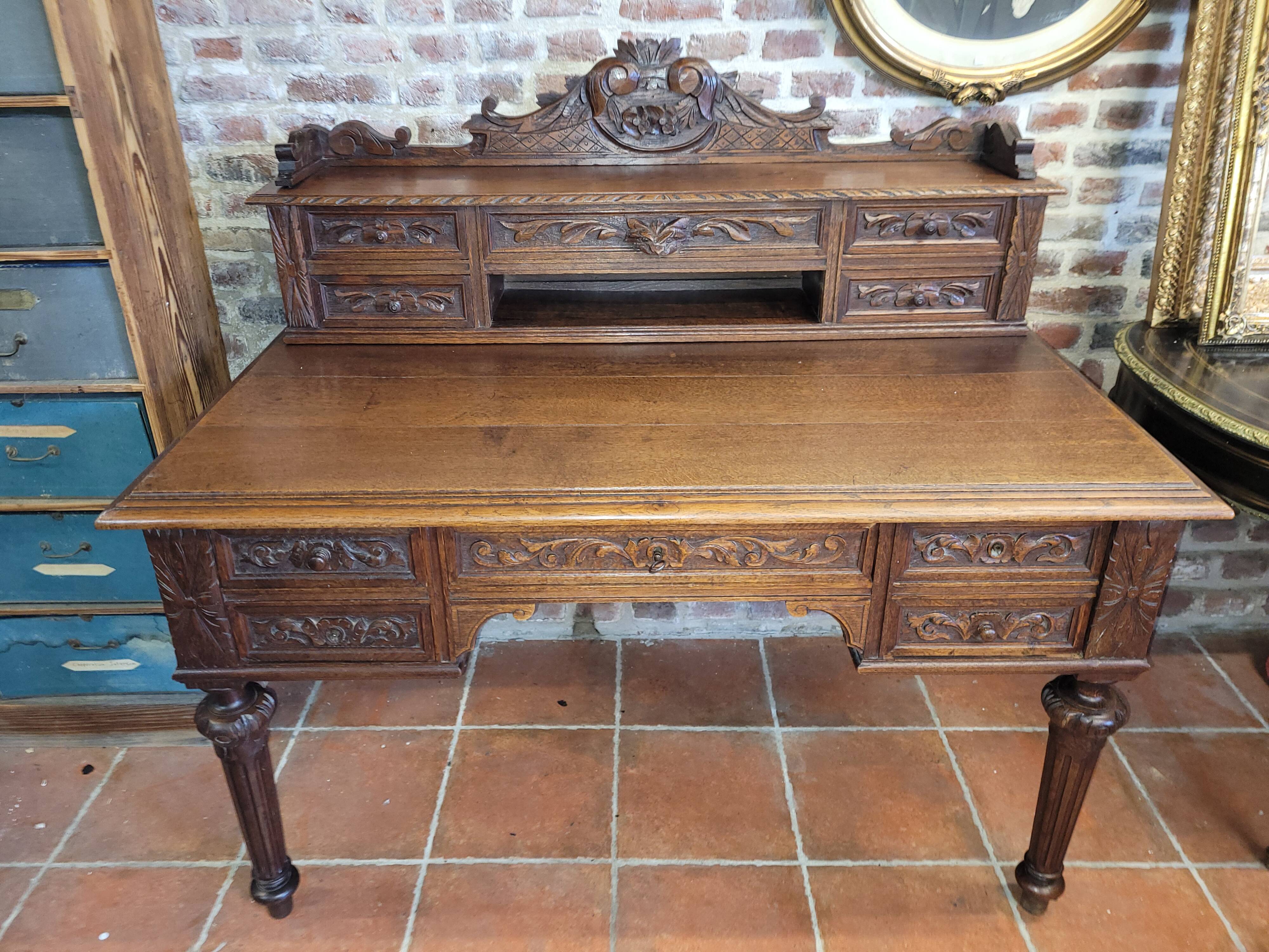 Oak desk with drawers