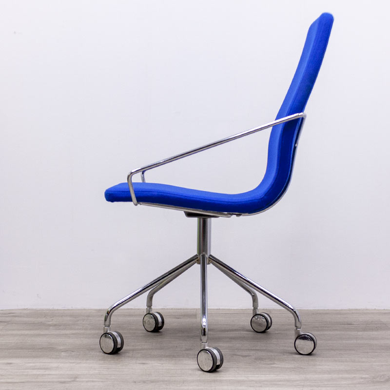 Aeon ks-180 skandiform roller chair in blue fabric