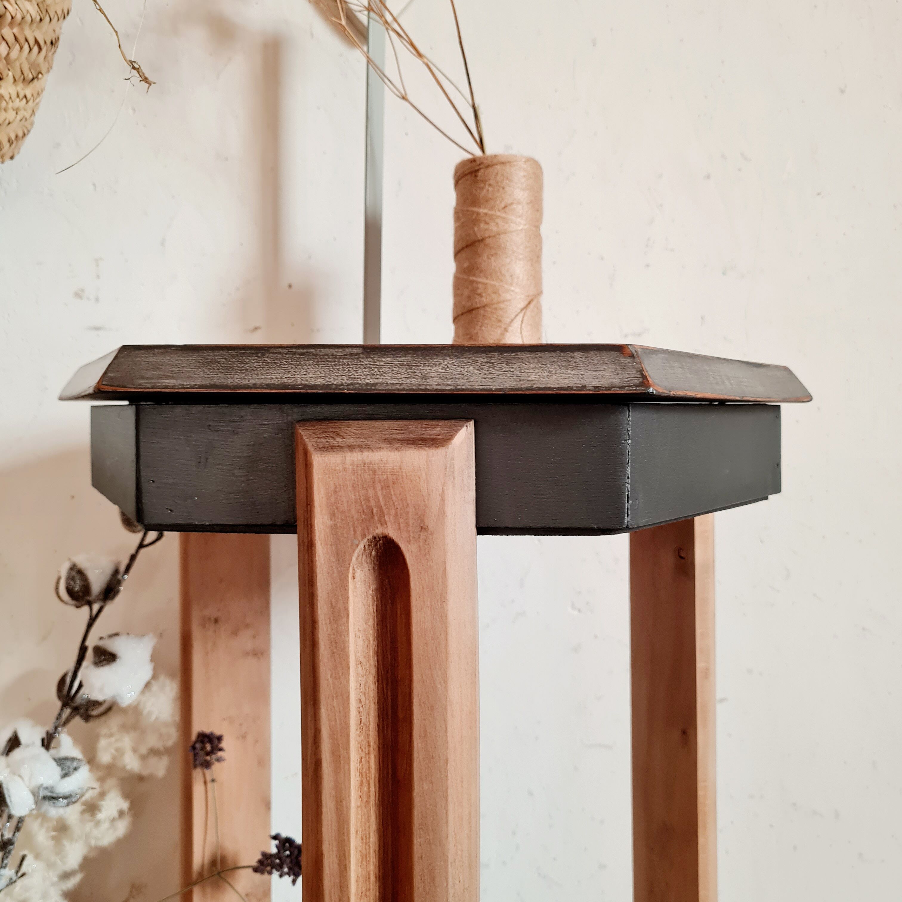 Worker - renovated antique jewelry furniture