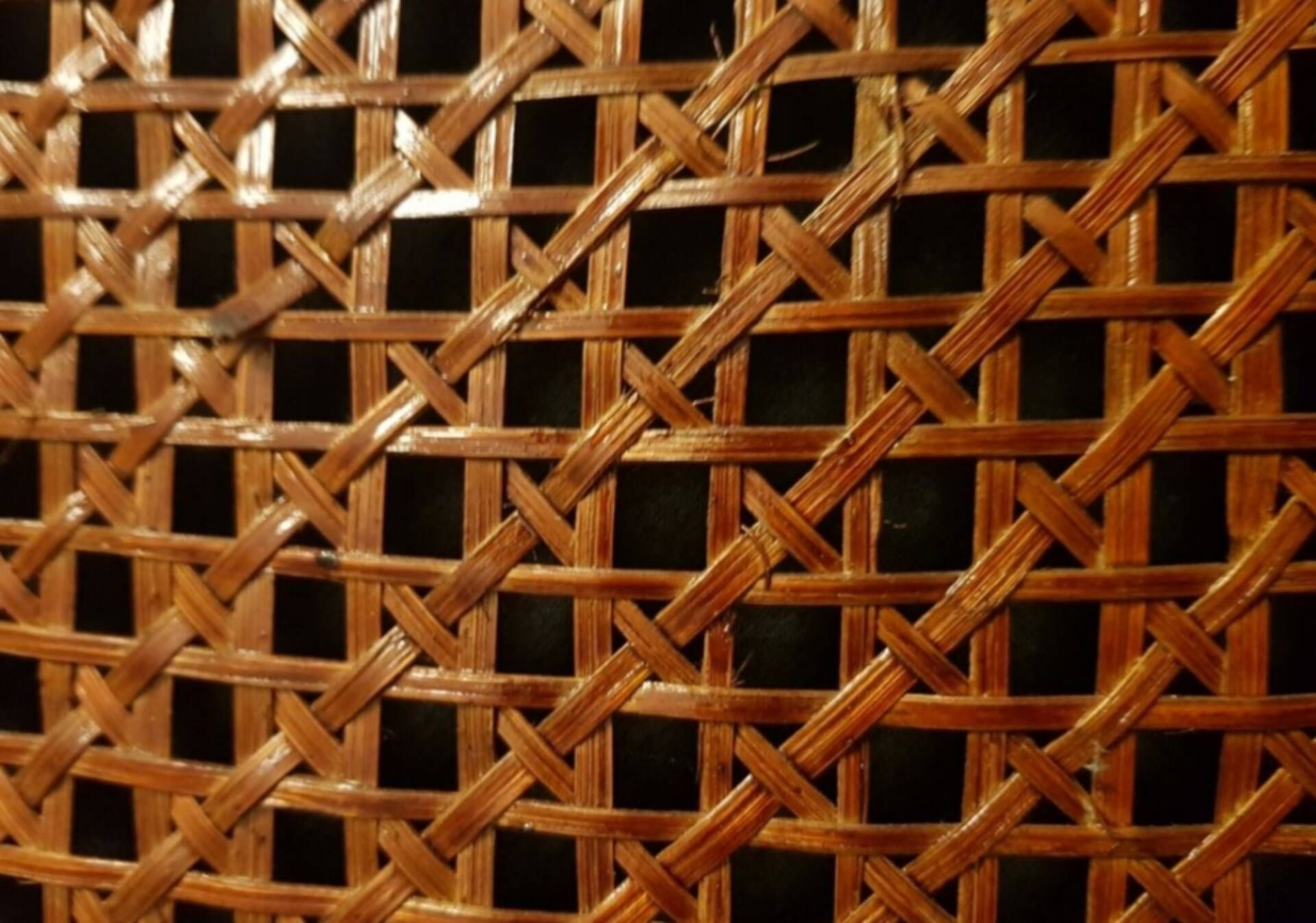 Square placemat in woven rattan and caning