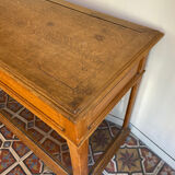 Comptoir d'exposition d'antiquités