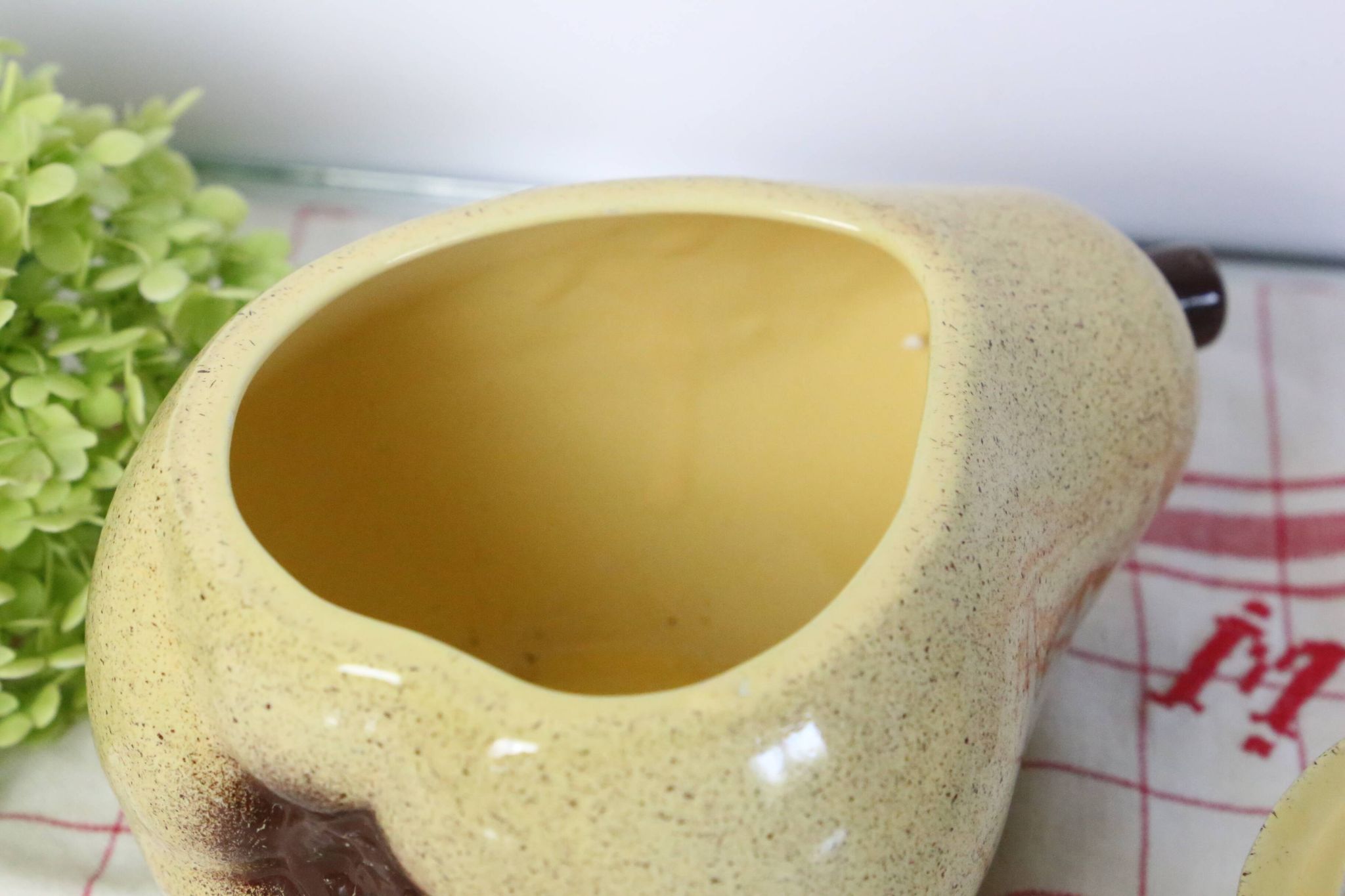 Soupière Poire en barbotine, vintage