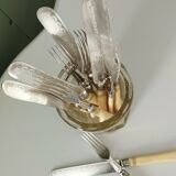 Silver-plated metal dessert cutlery in English Art Deco style