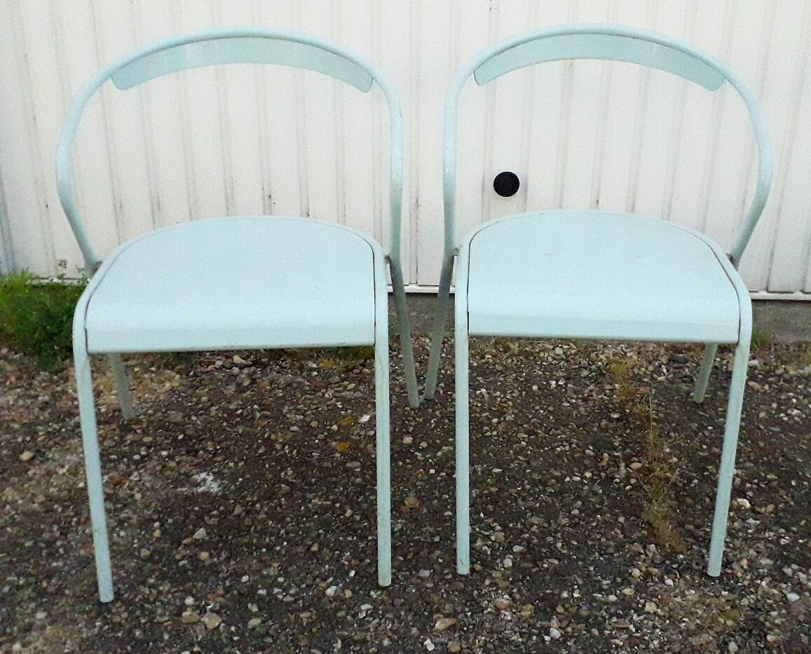 2 metal chairs