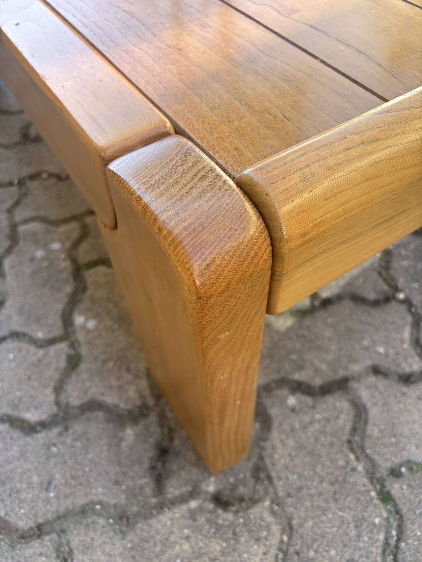 Table basse orme massif Maison Regain, 1960