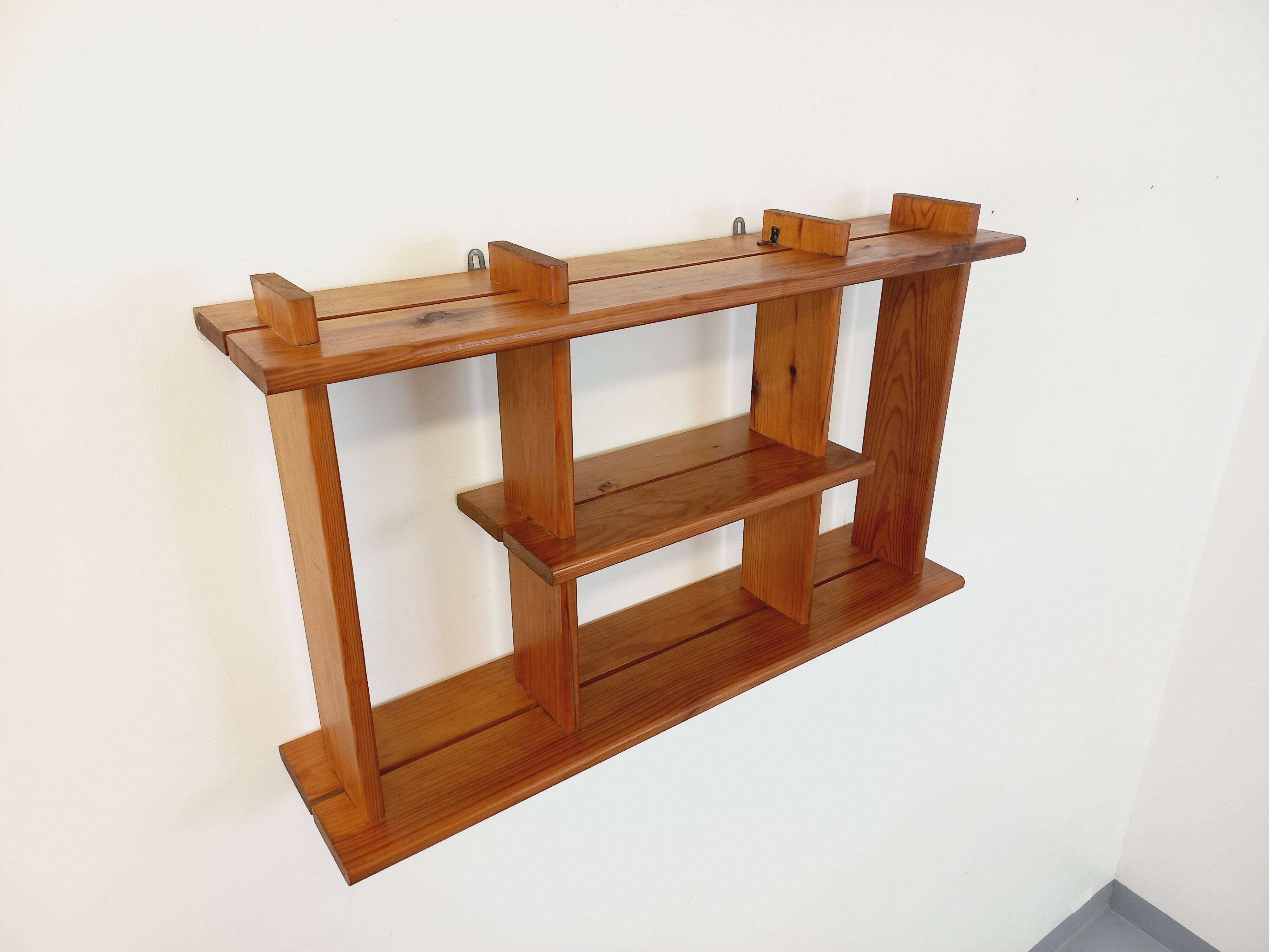 Etagère murale en pin vintage style Maison Regain des années 80