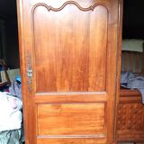 Small 18th century cherry wood bonnetière from the Vendée region