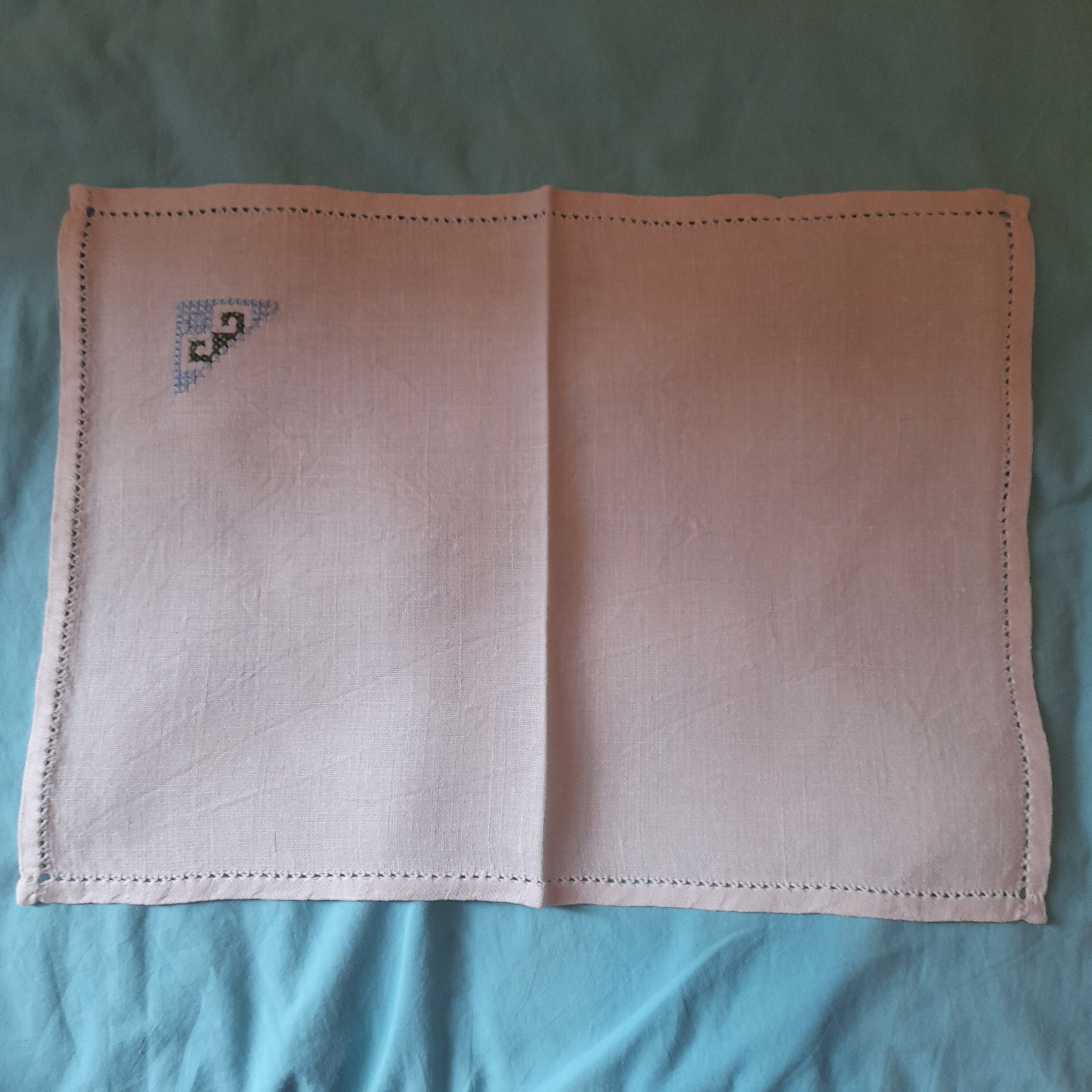 Tablecloth and embroidered linen towels