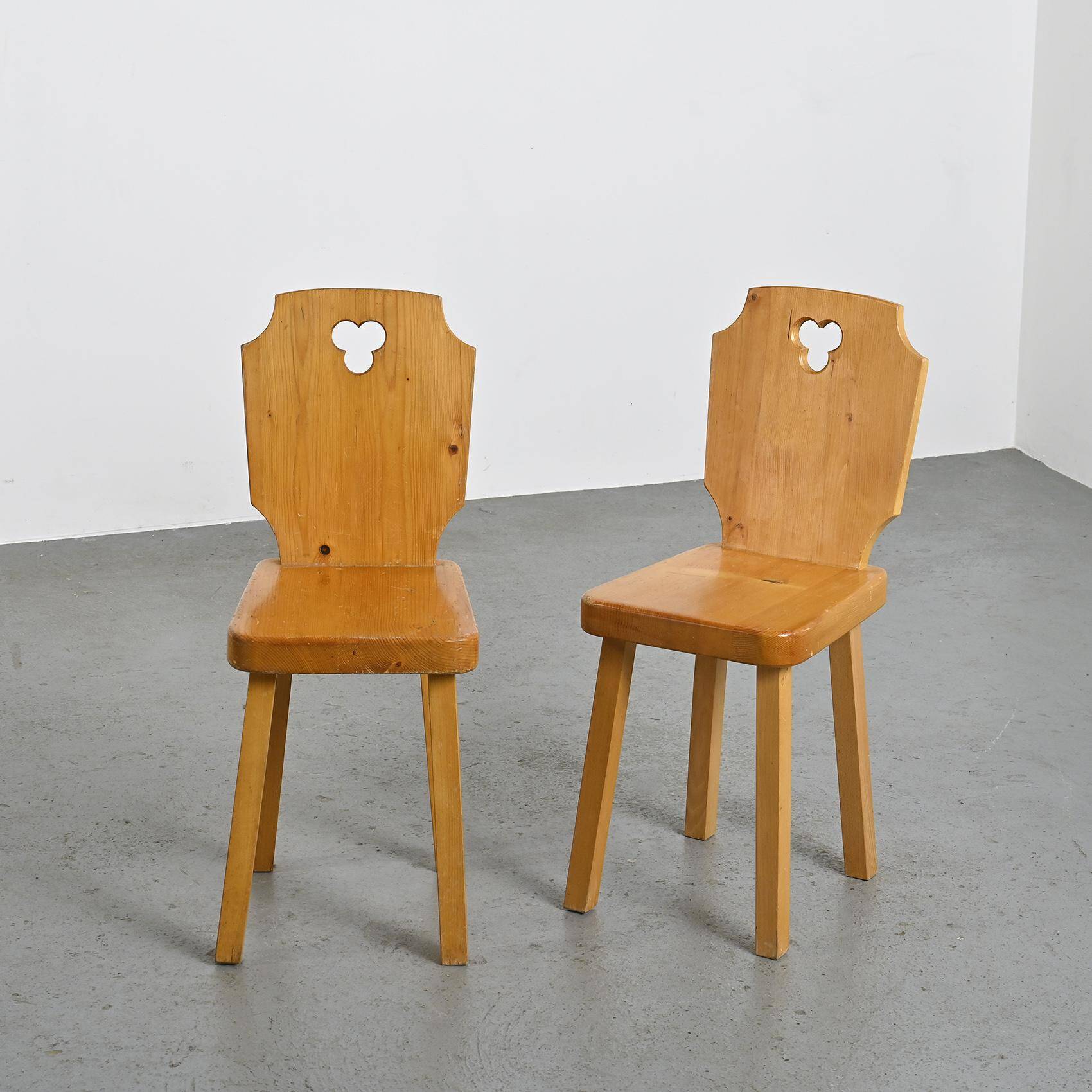 Set of six mountain-style wooden chairs, France, 1960