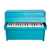 Duck blue piano