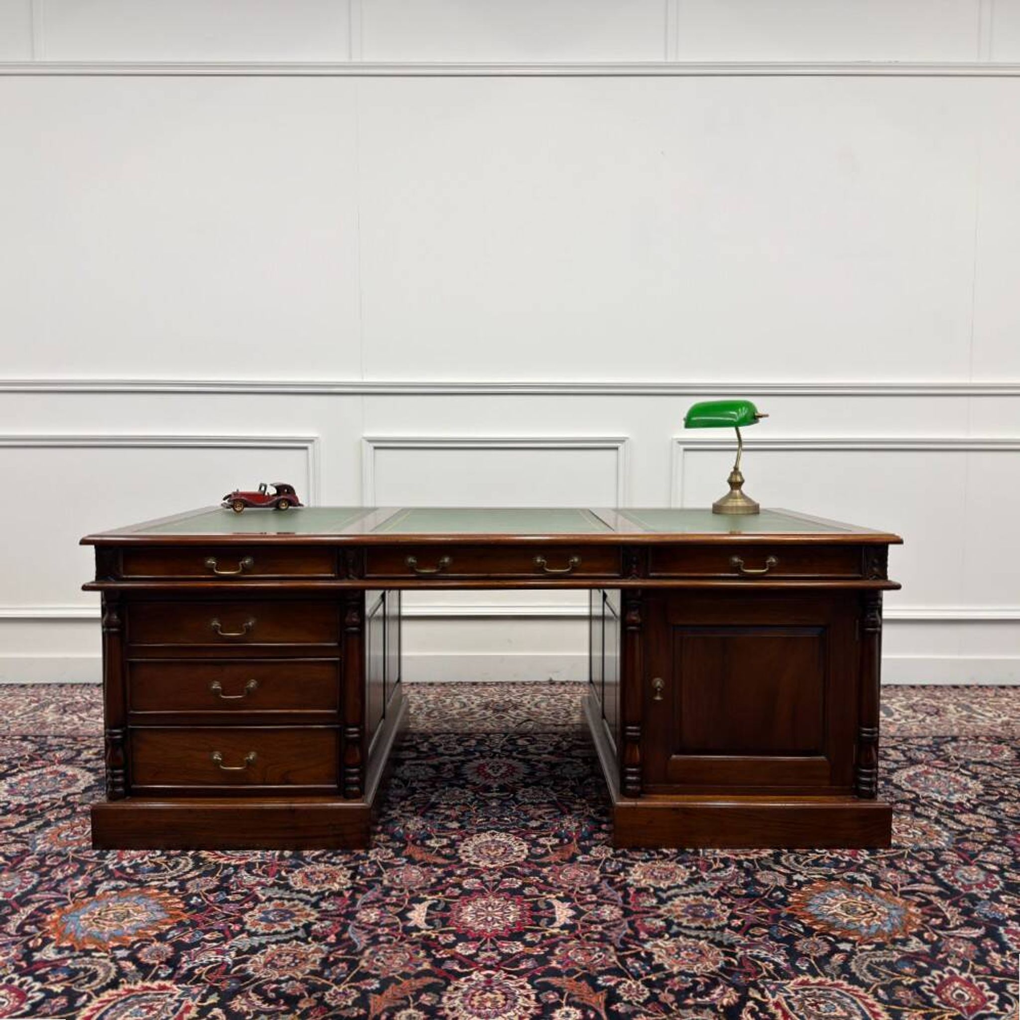 Grand bureau anglais classique