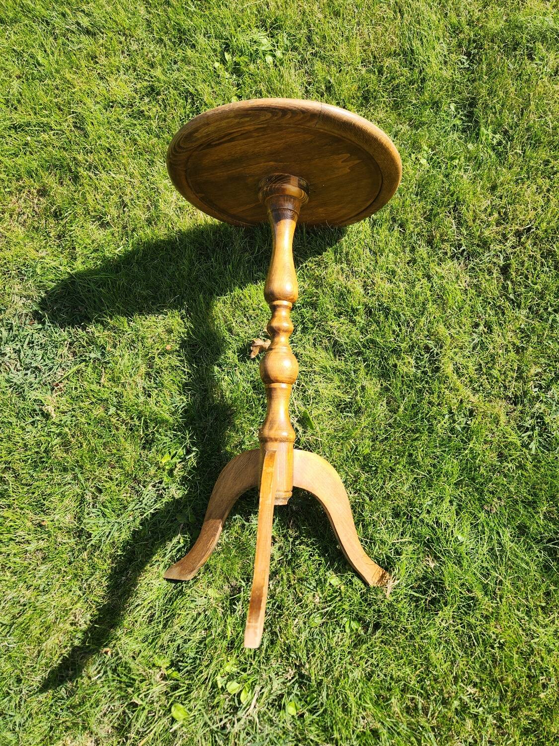 Wooden tripod side table/guéridon