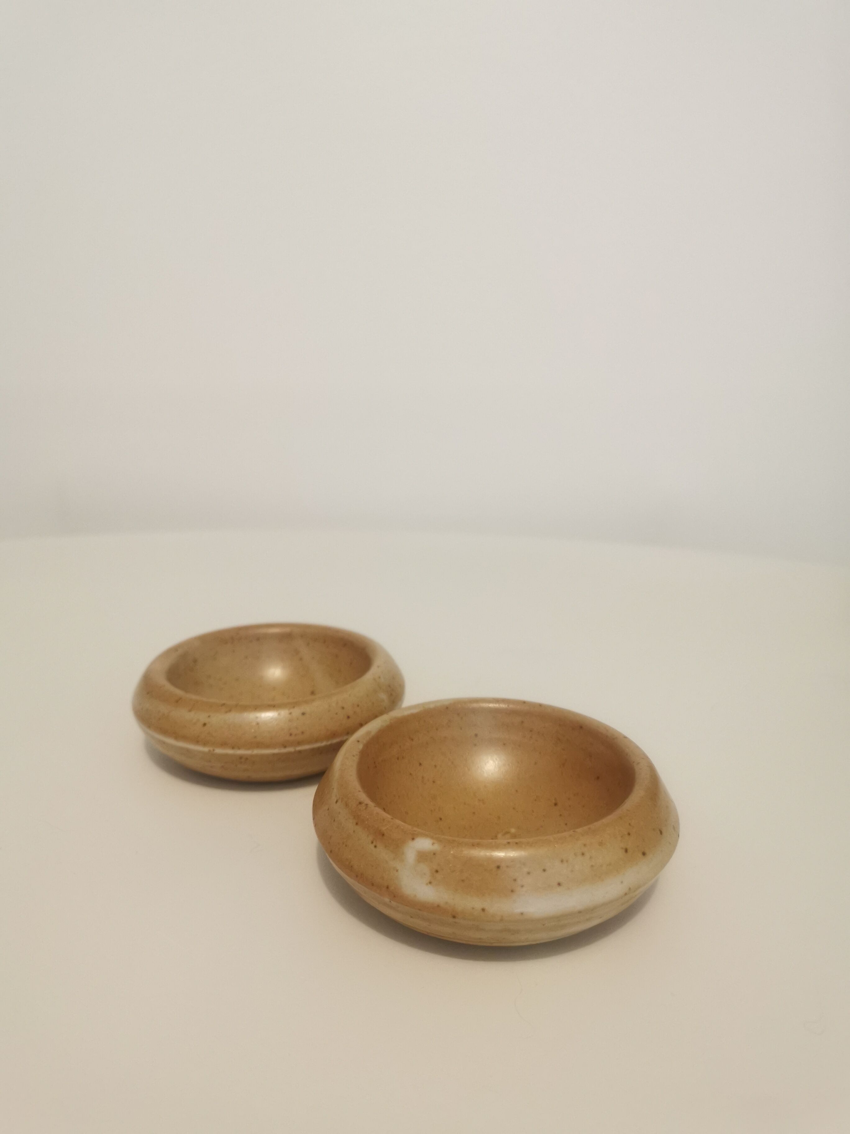 Individual sandstone butter maker