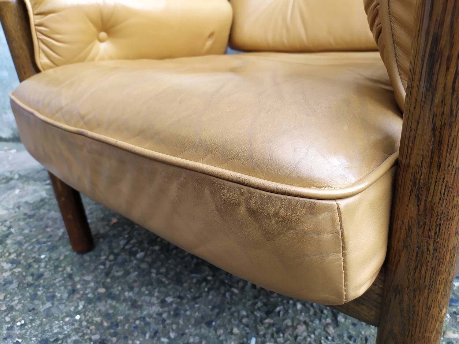 Scandinavian leather lounge