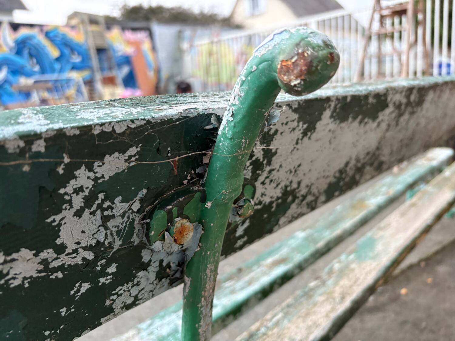 Old wooden and cast iron garden bench 2 m long – original patina