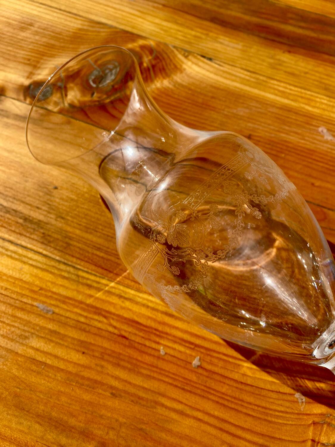 Engraved amphora vase