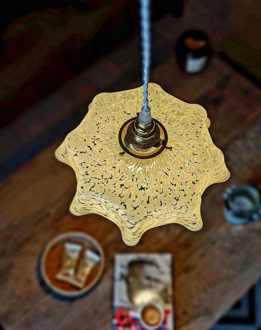 Clichy glass suspension