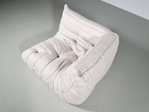 Fauteuil Togo en tissu crème par Michel Ducaroy pour Ligne Roset, circa 1970
