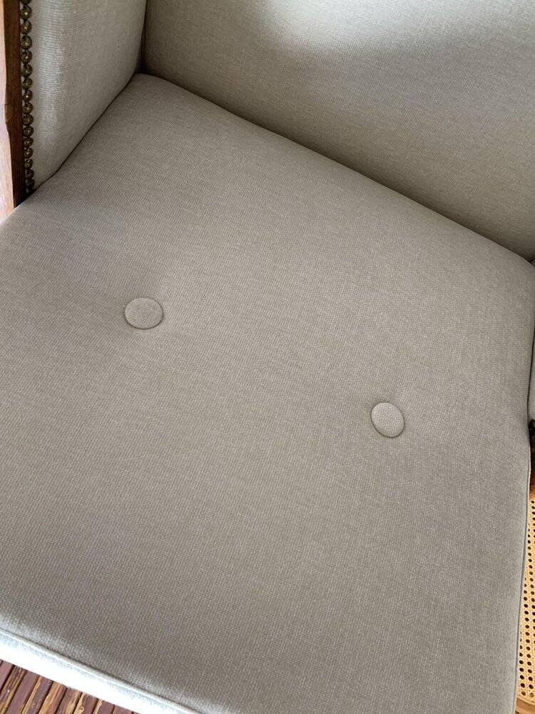 Hungarian Art Deco armchair 1930s beige fabric, carved wooden structure, elegant and comfortable.