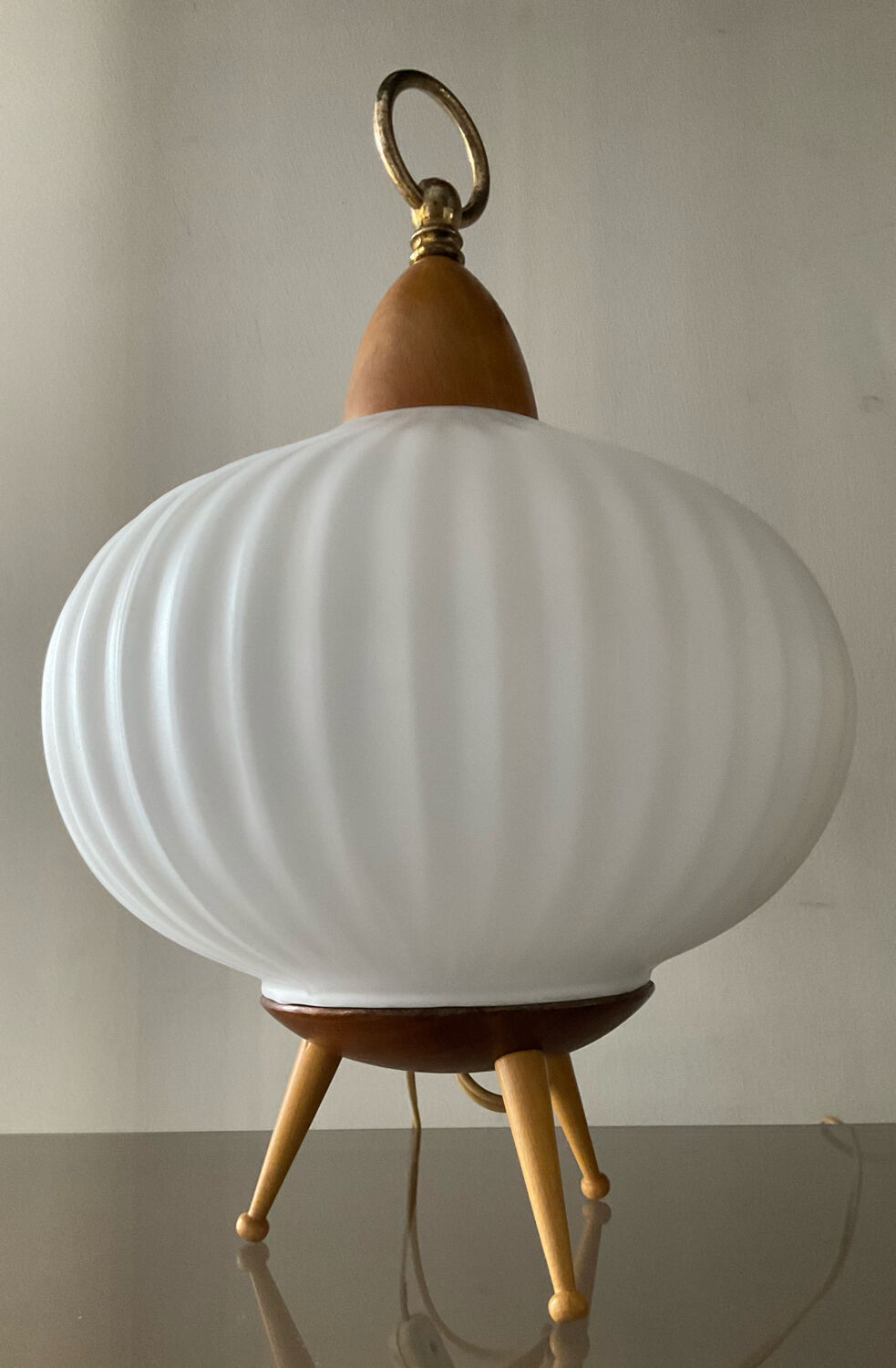 Tripod lamp in opaline and teak from the 60s