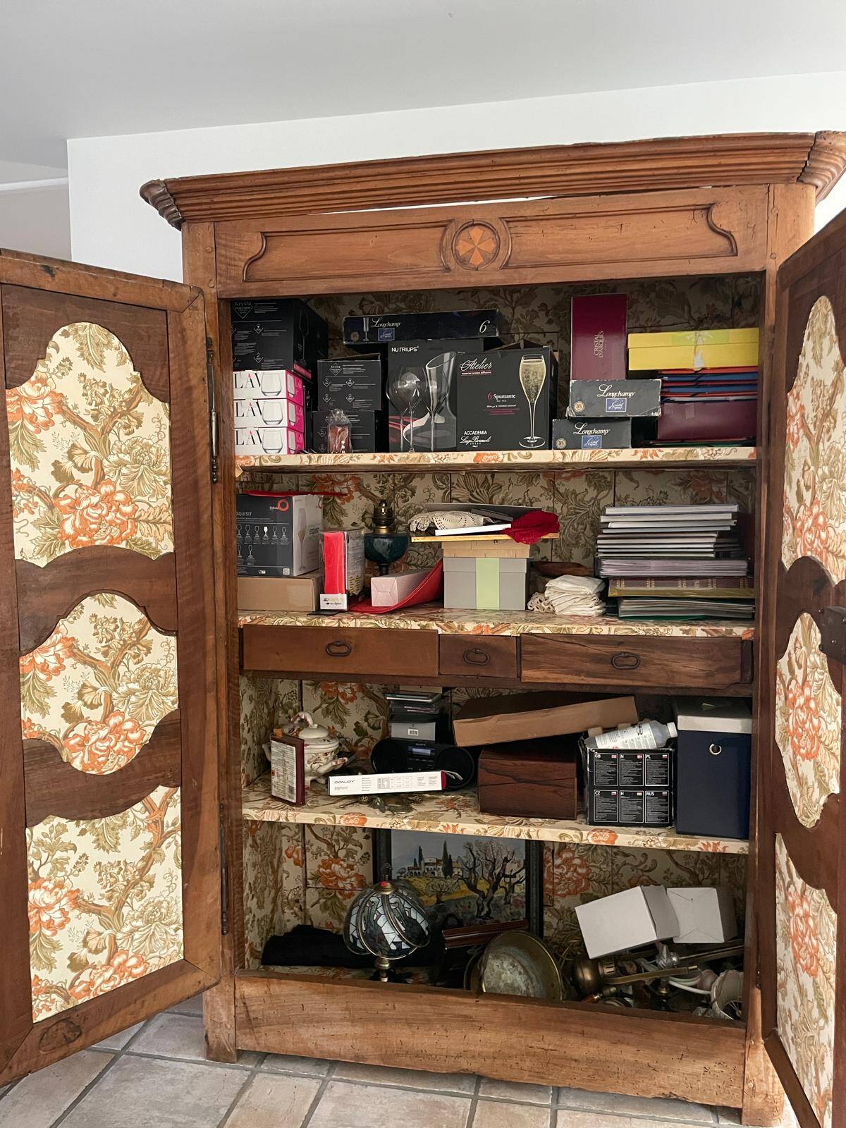 Authentic Provençal walnut wardrobe - Late 19th century, to be restored.