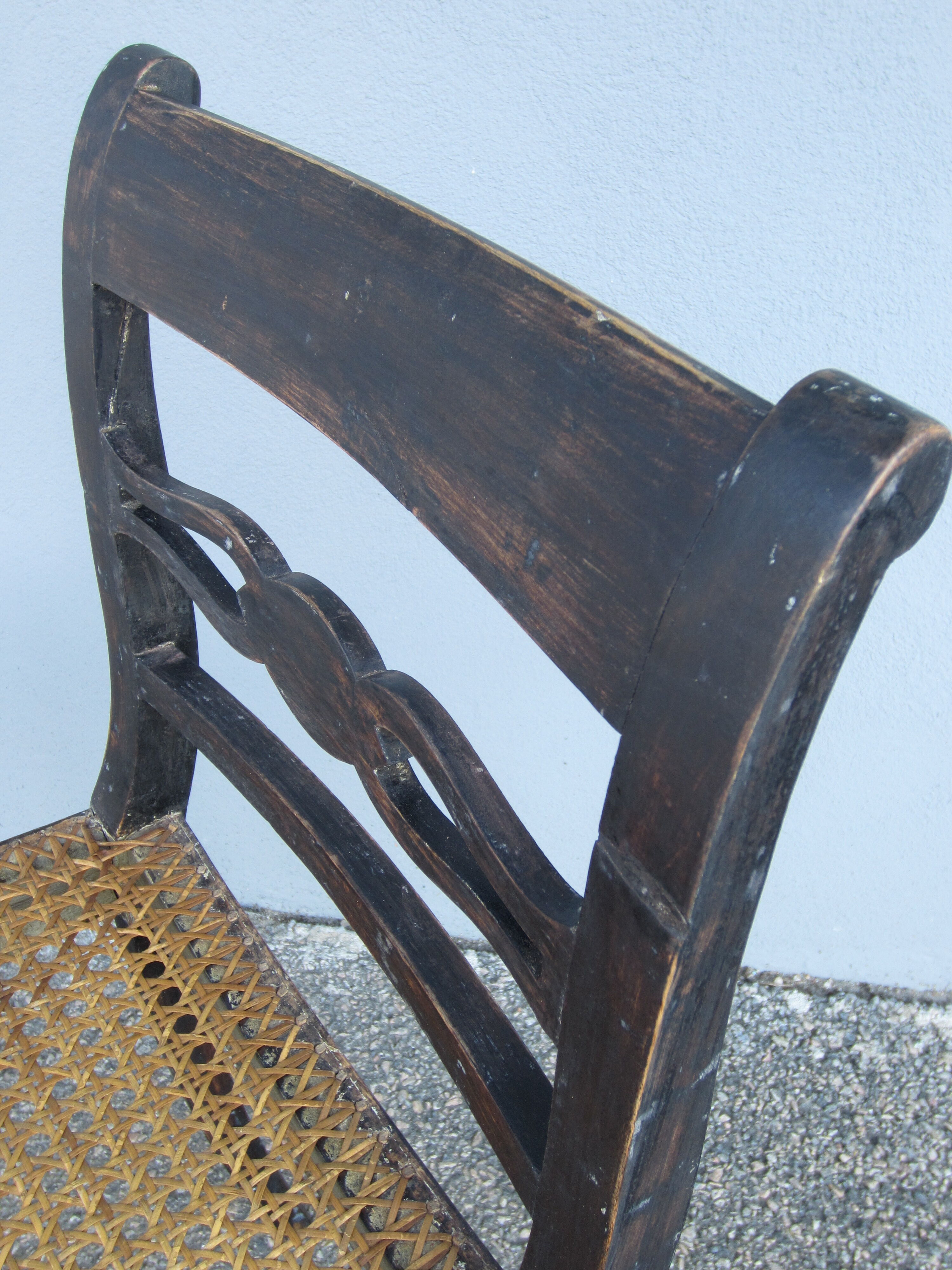 Scandinavian cannée chair