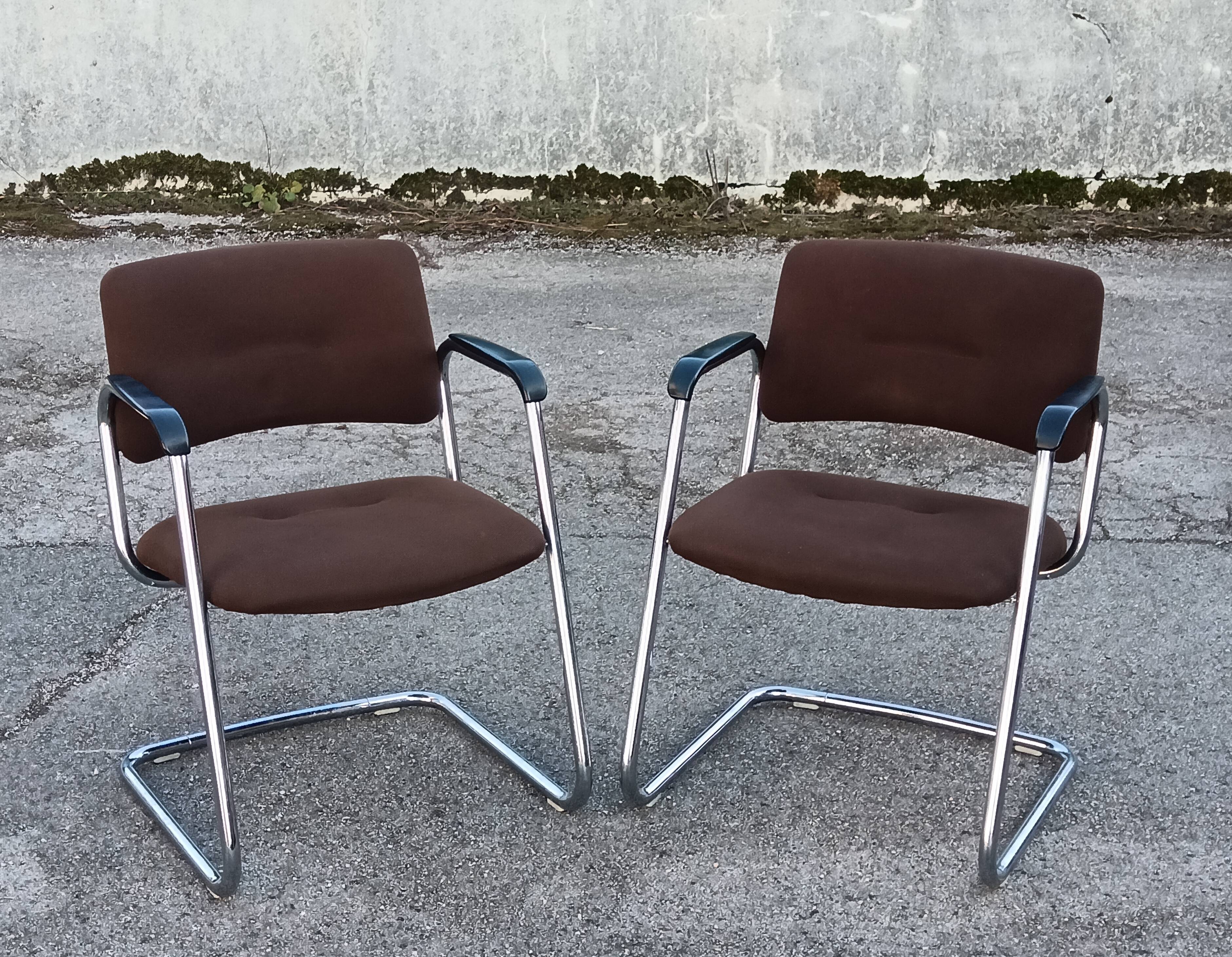 Paire de fauteuils cantilever Strafor 1970