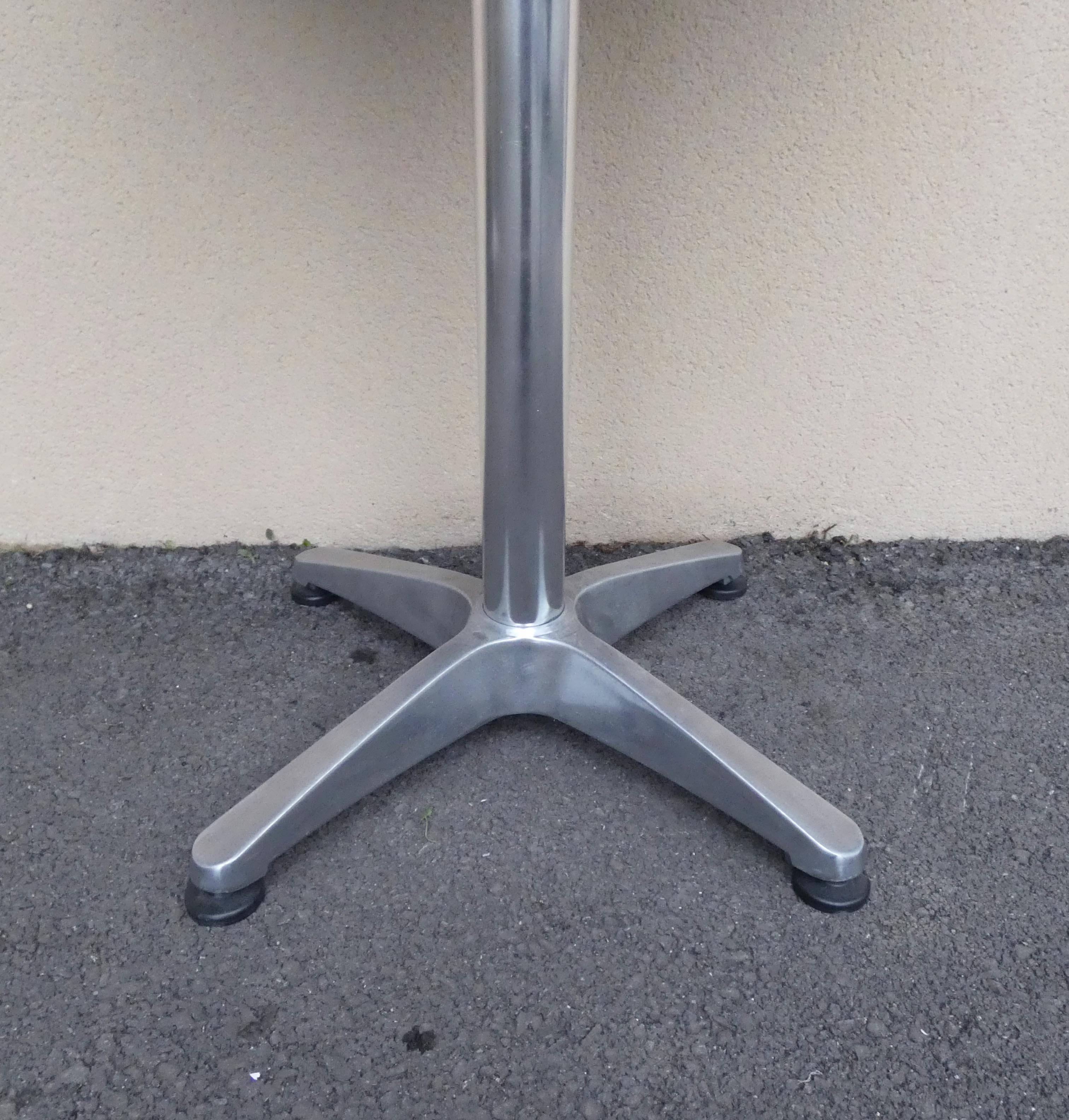 Table de bistrot aluminium extérieur jardin terrasse