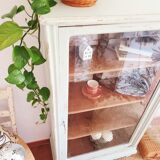 Old showcase