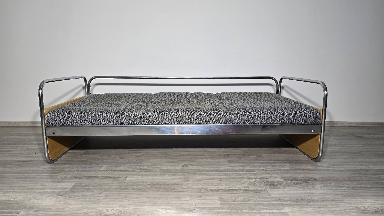 Bauhaus Chrome Sofa by Robert Slezak for Slezak Factories, 1930s