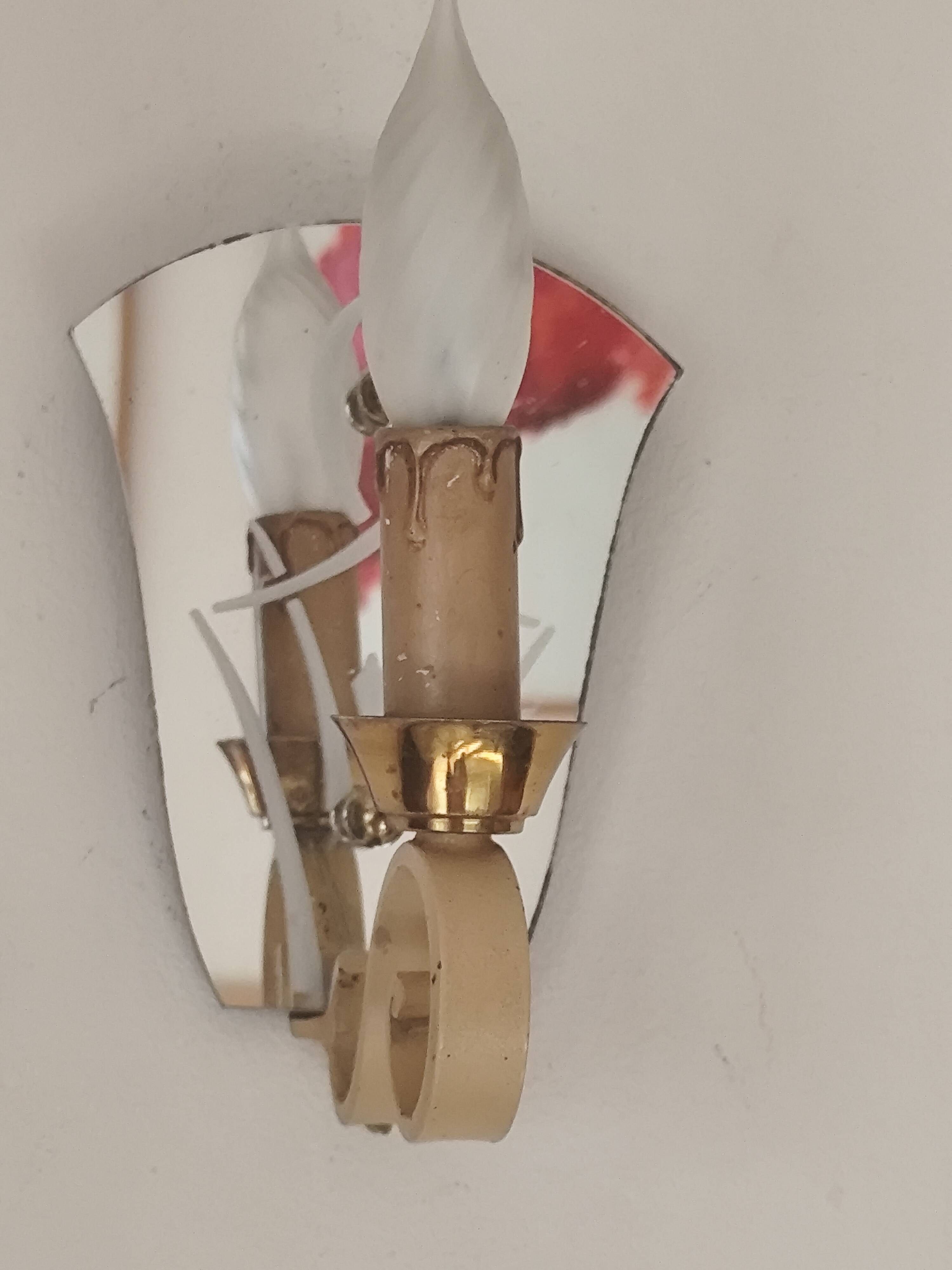 Single-light wall sconce in brass and metal with engraved mirror plate - 1950s