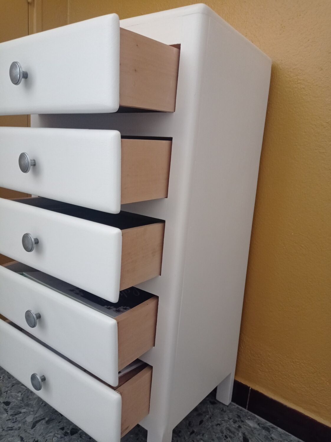 Vintage art deco ragpicker