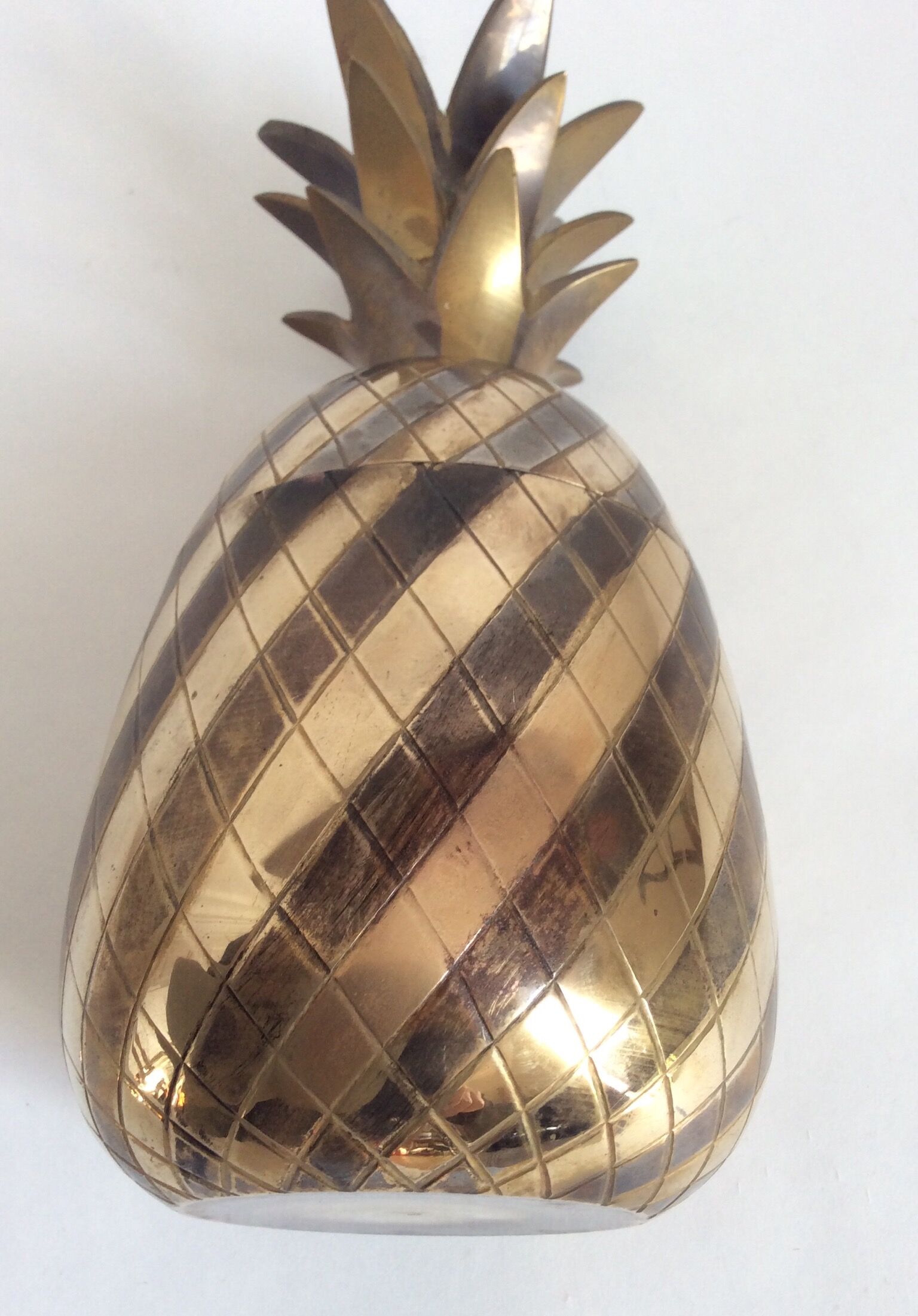 Brass pineapple