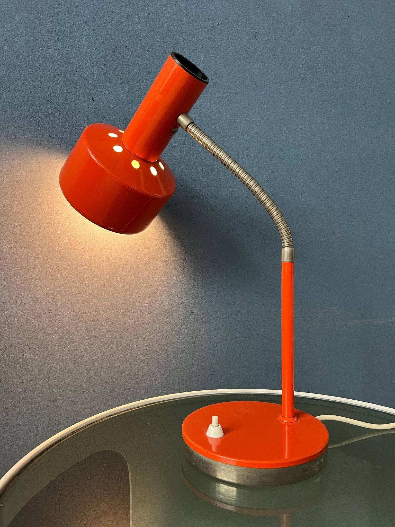 Lampe de bureau orange Hustadt Leuchten du milieu du siècle