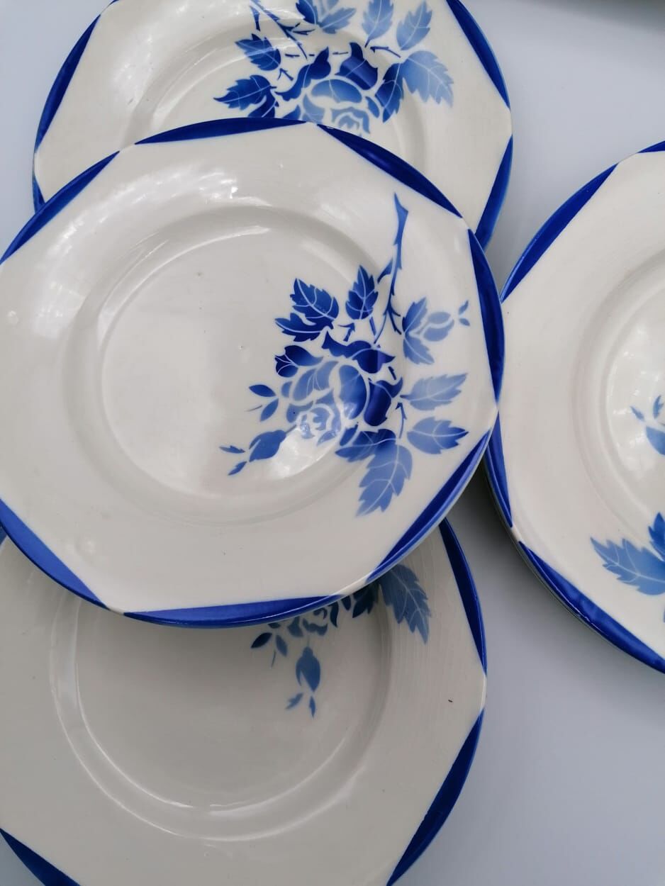 Mona Gien dessert plate set