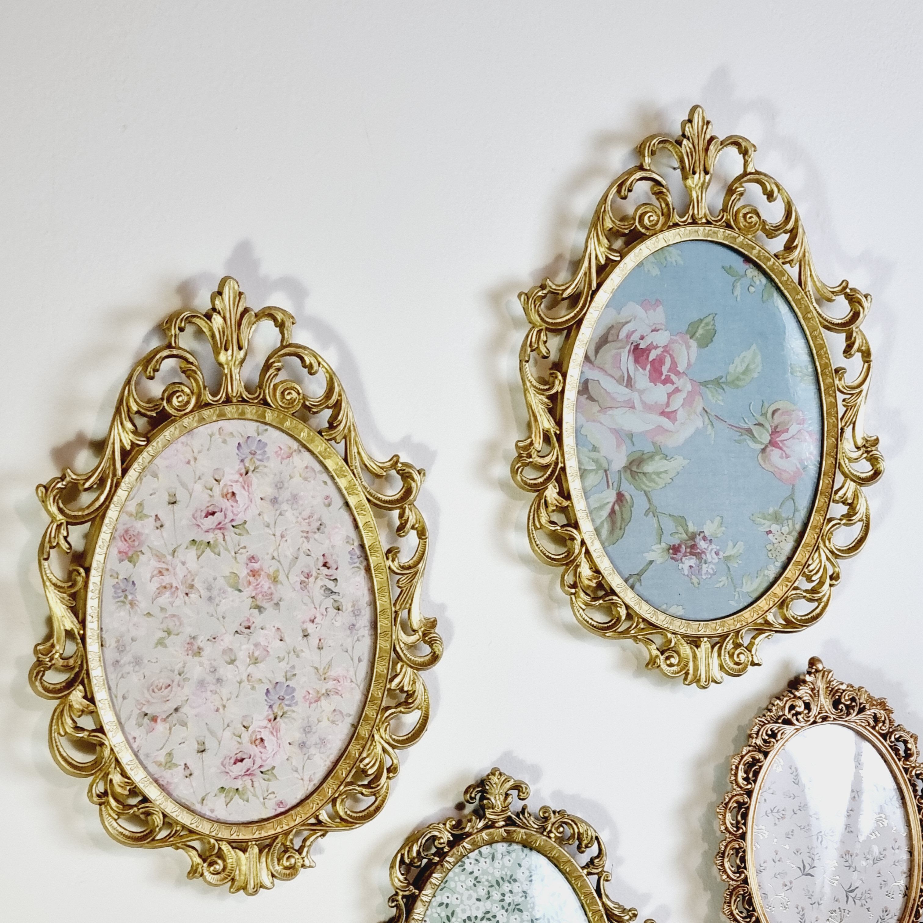 Set of 2 gilded metal frames italy