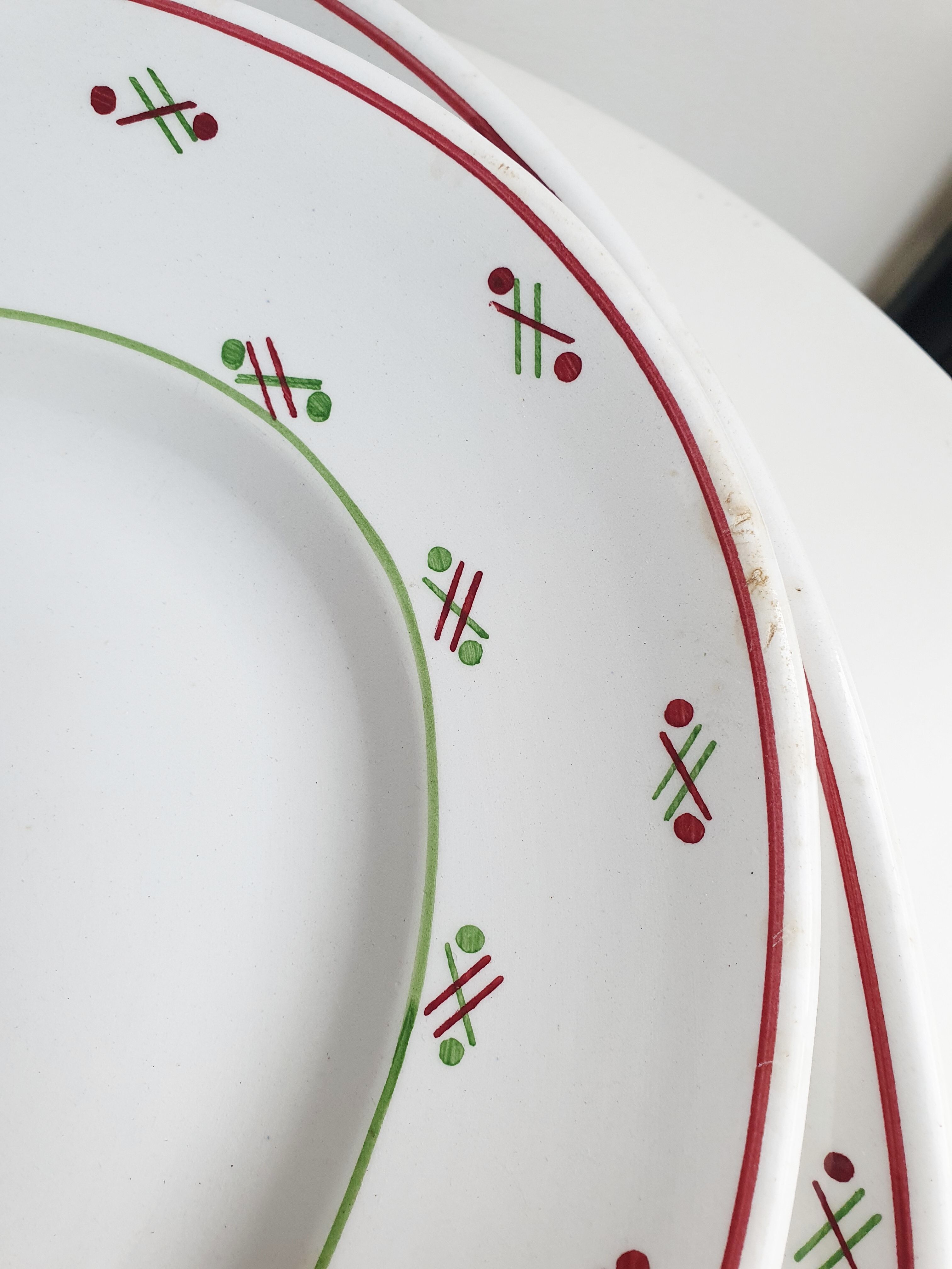 Lot de deux plats en céramique