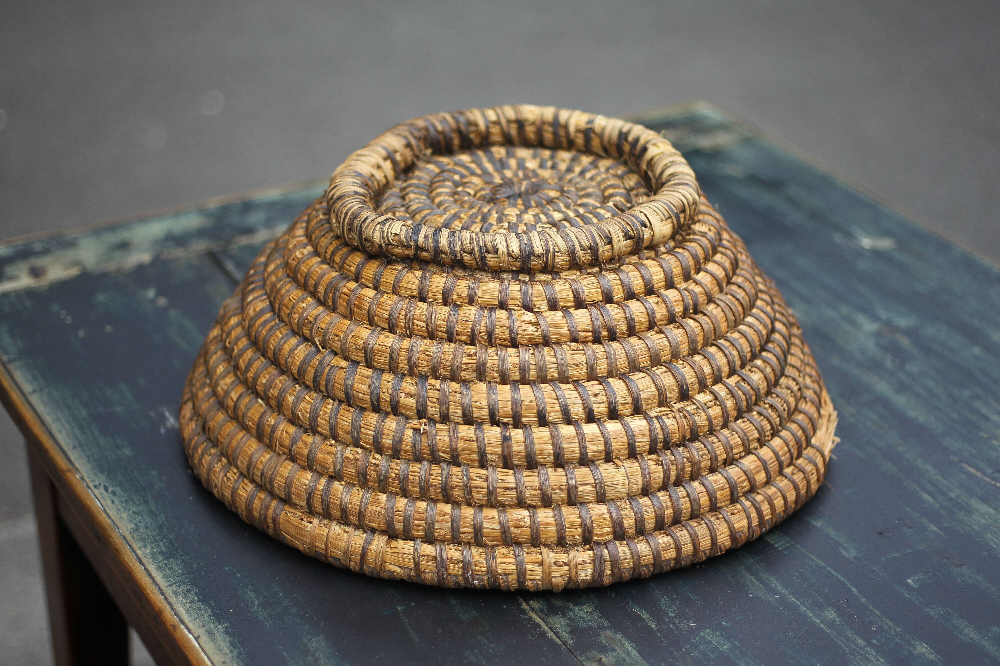 Vintage woven basket, woven basket, bread basket, banneton