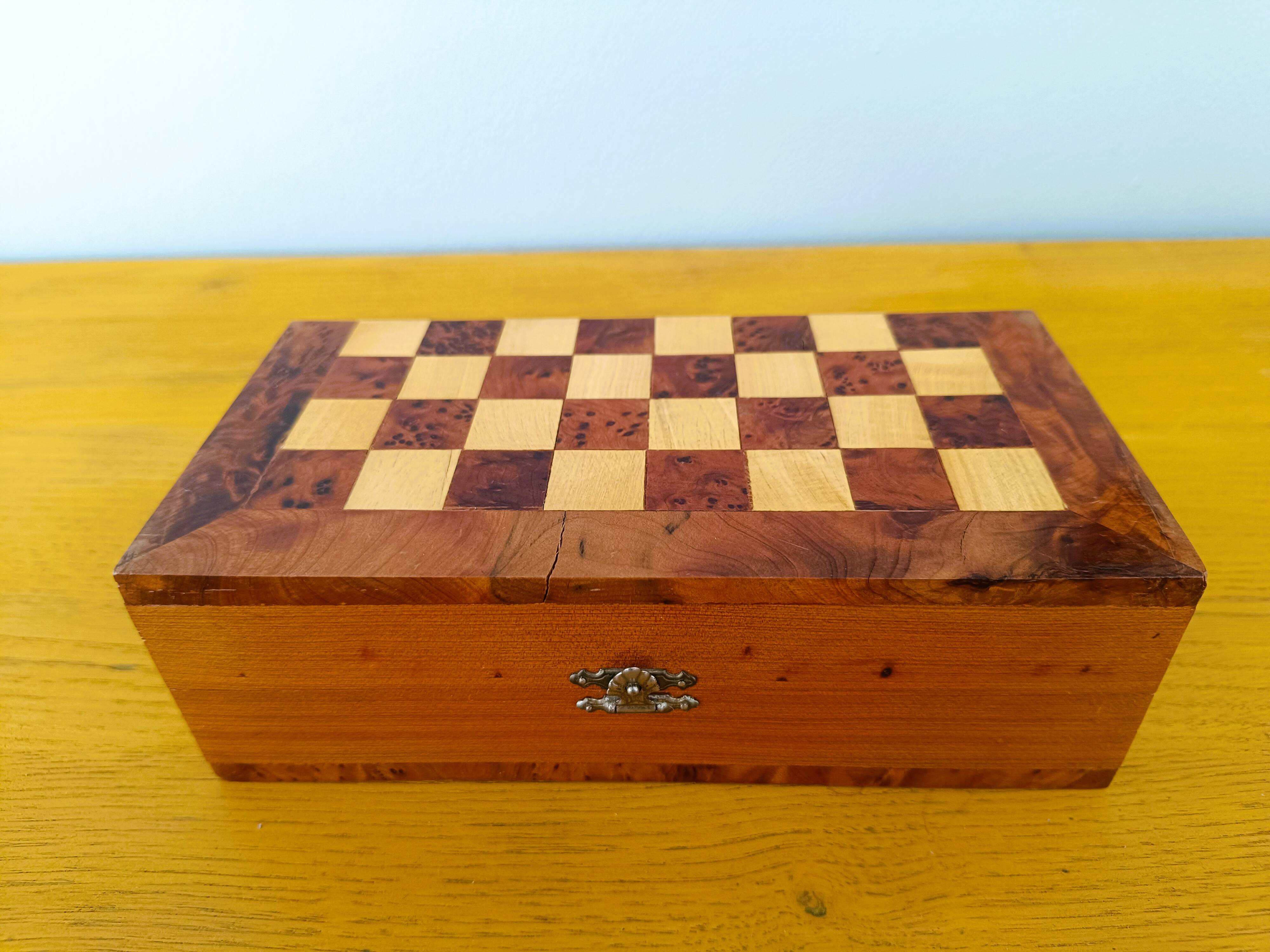 Chess and backgammon game