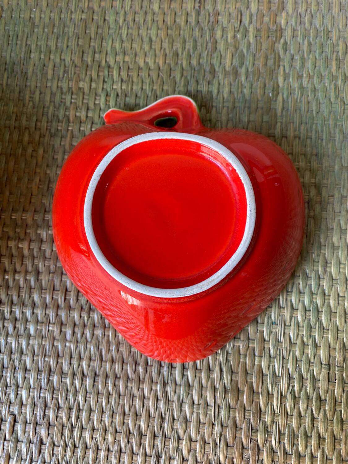 Ceramic strawberry cup