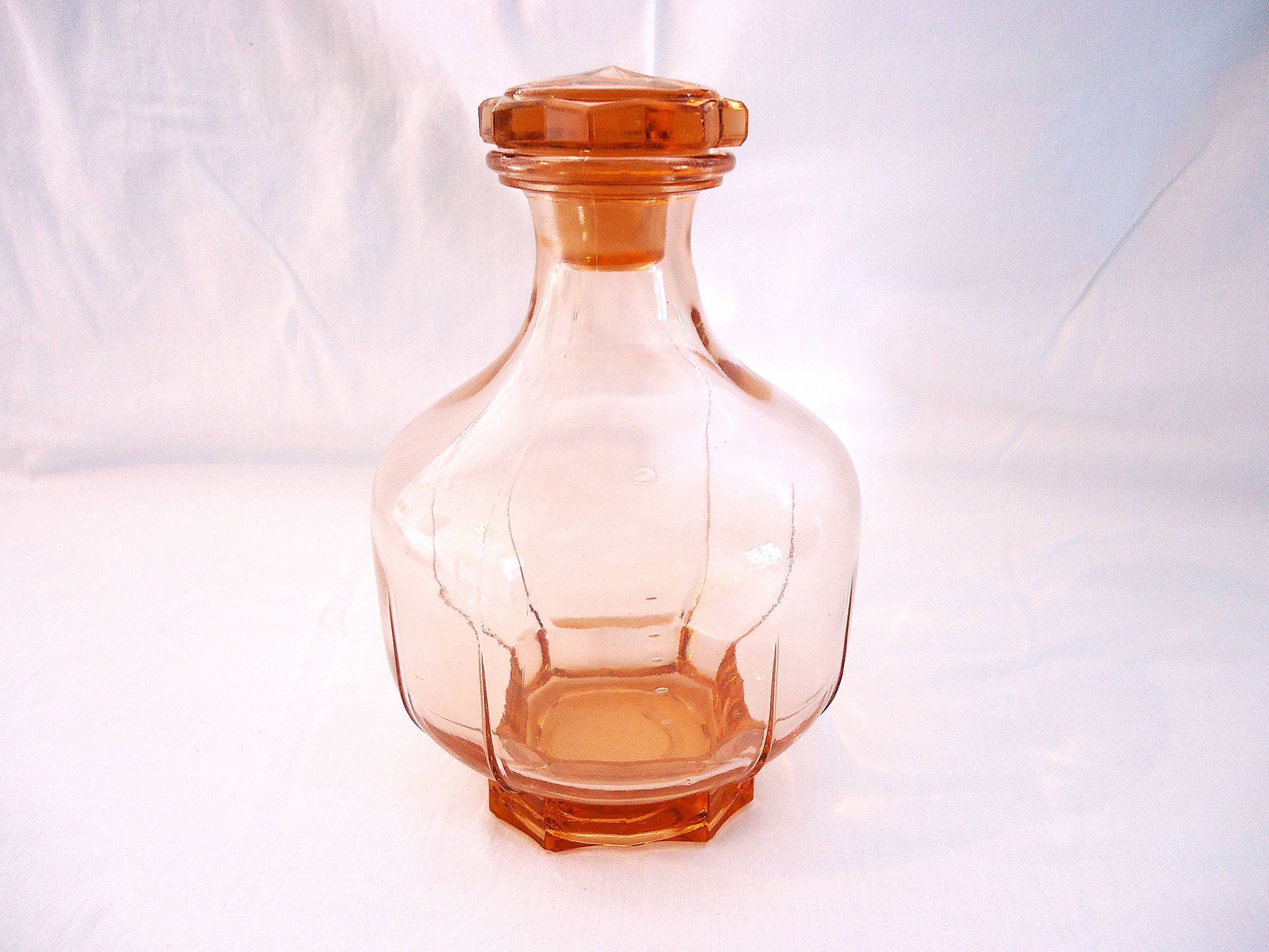 Vintage service in pink salmon glass – Carafe, 8 glasses, and Art Deco tray.