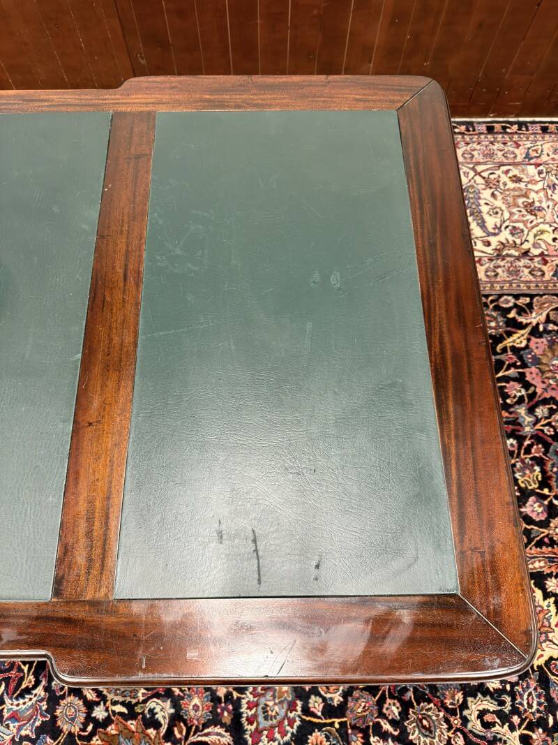 Classic Chesterfield English Desk Partnerdesk