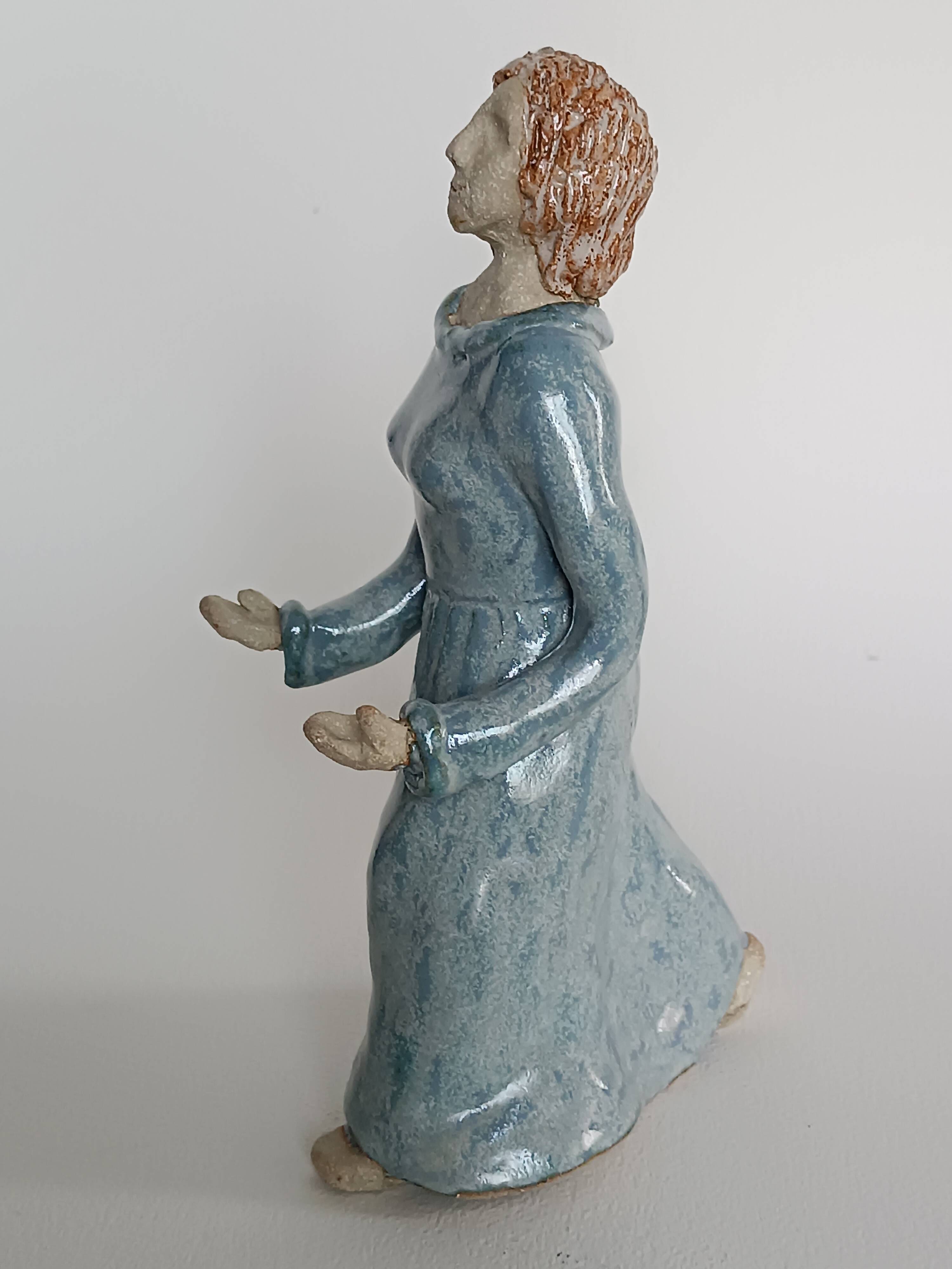 Vintage woman sculpture in glazed stoneware, signed.
