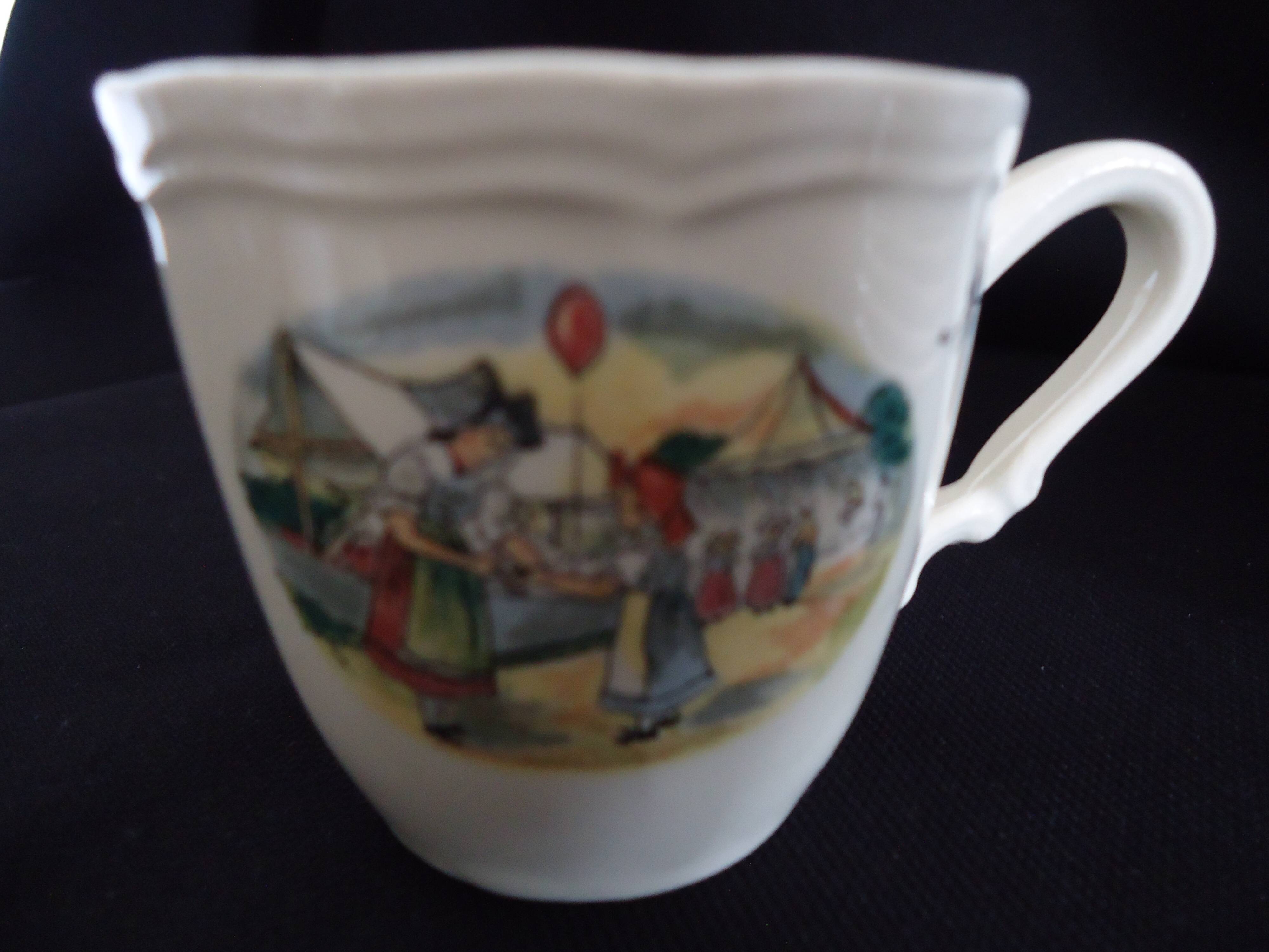 Six sarreguemines cups and saucers, obernai model