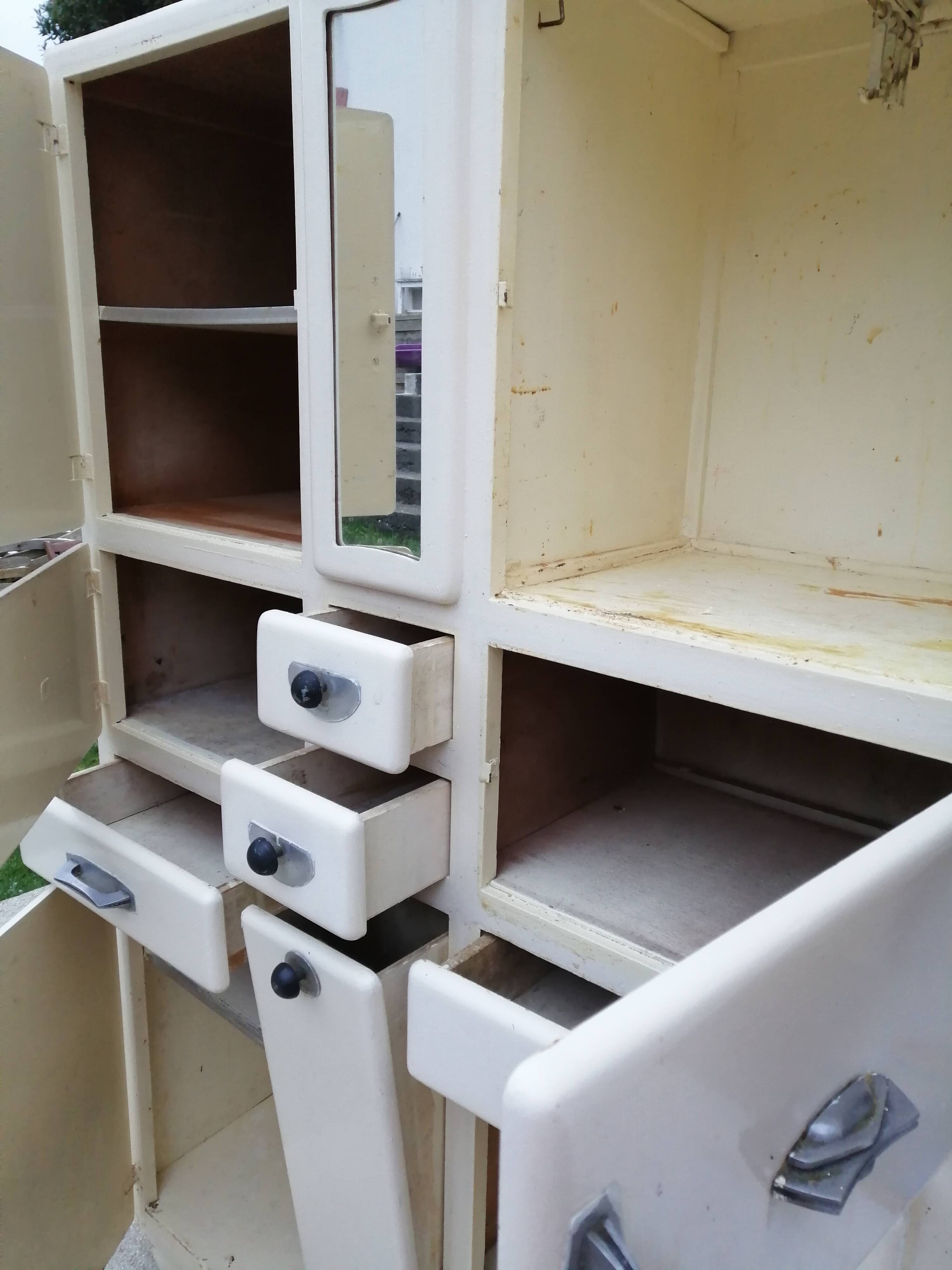 Mado 50s style buffet